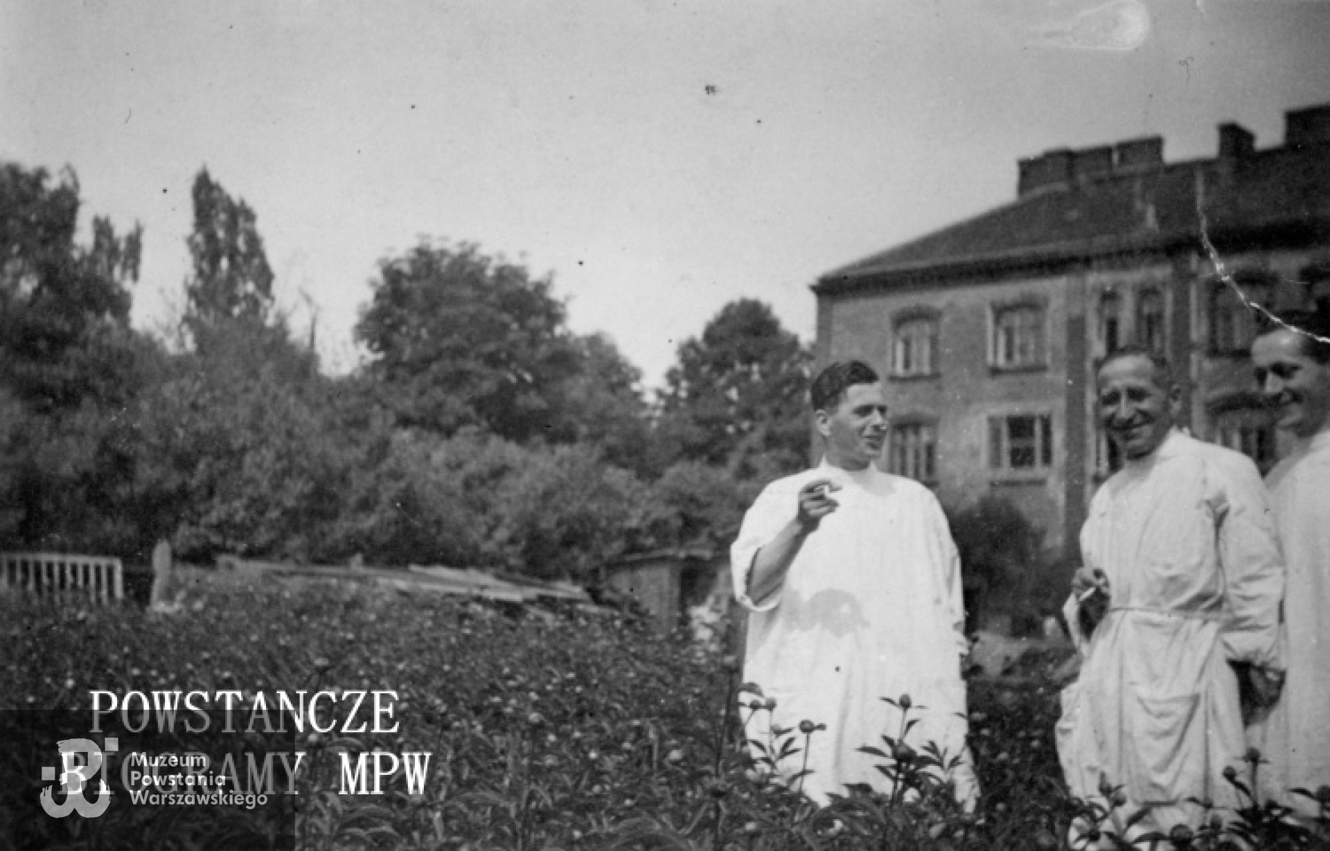 Olgierd Skirgiełło pierwszy z prawej. Fot. ze zbiorów Muzeum Powstania Warszawskiego, sygn. P/8272