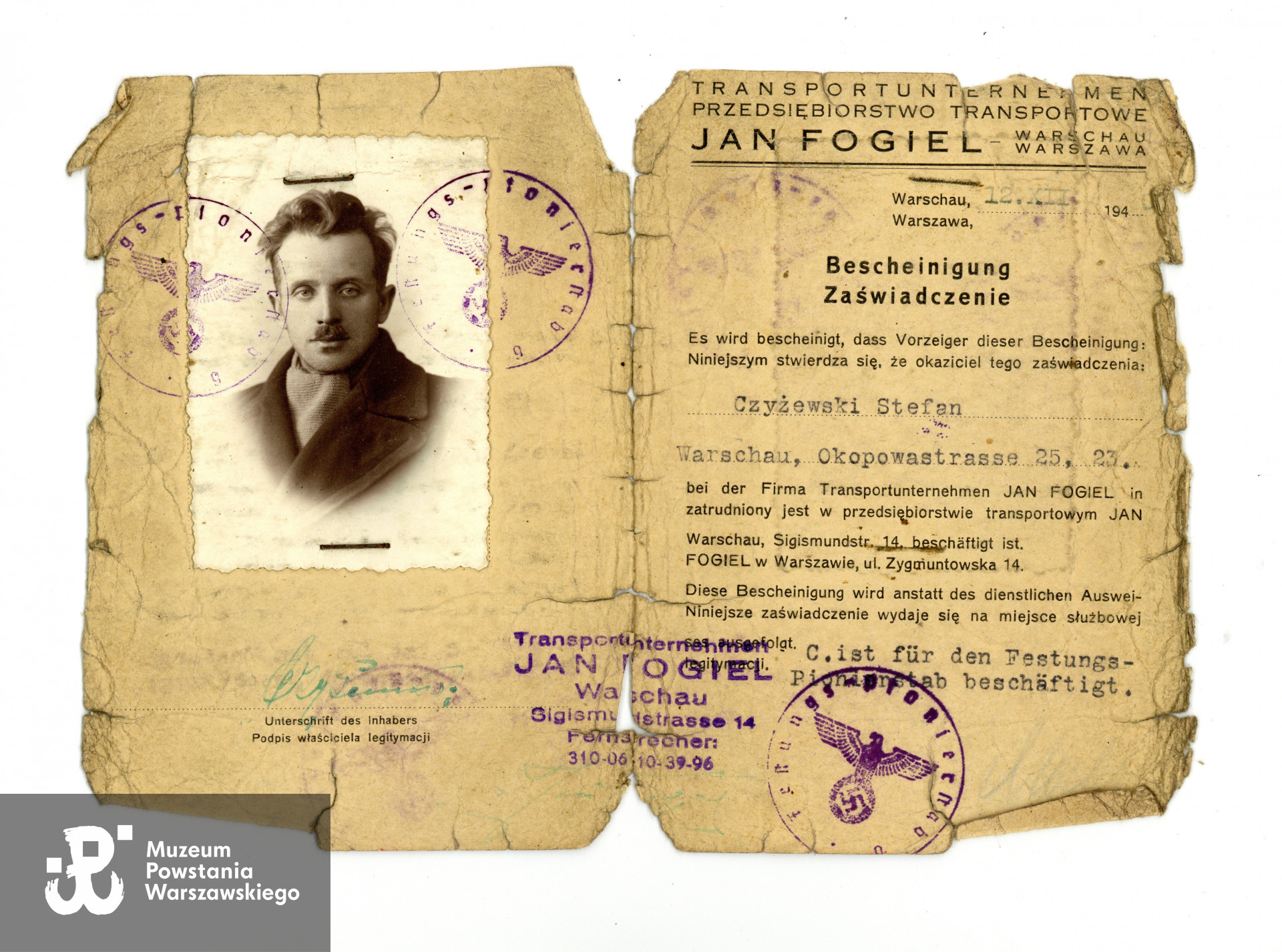 Dokumenty okupacyjne - Bescheinigung (zaświadczenie) wystawione na nazwisko Stefan Czyżewski w dn. 12.12.1940 roku przez Przedsiębiorstwo Transportowe Jan Fogiel, Warszawa, ul. Zygmuntowska 14. Ze zbiorów rodzinnych, udostępniła p. Kinga Rusin, wnuczka Powstańca