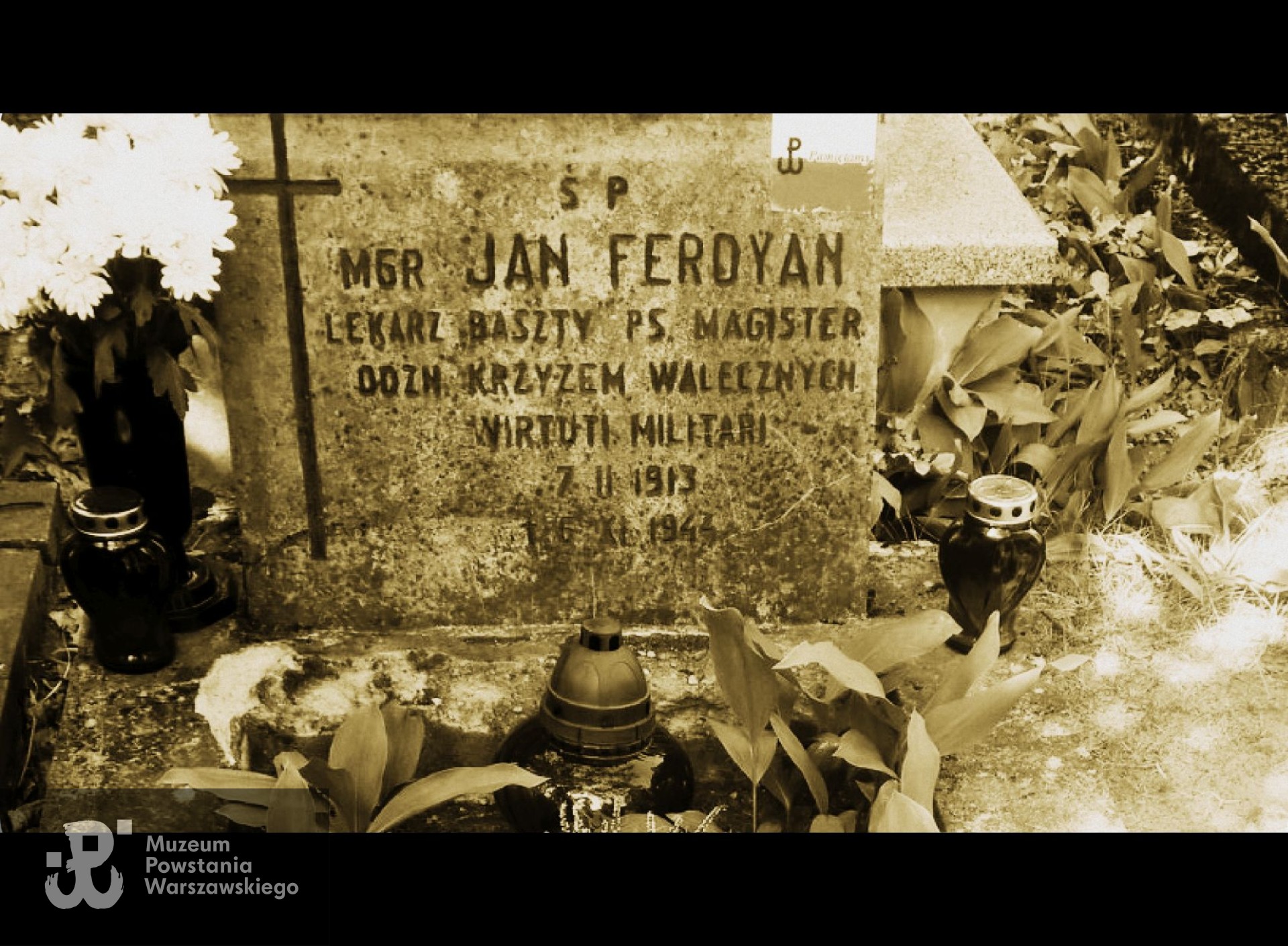 Stary napis epitafijny: mgr Jan Ferdyan, lekarz Baszty ps,. Magister, odznaczony Krzyżem Walecznych i Virtuti Militari, ur. 7 II 1913, zm. [sic!] 6 XI 1944"