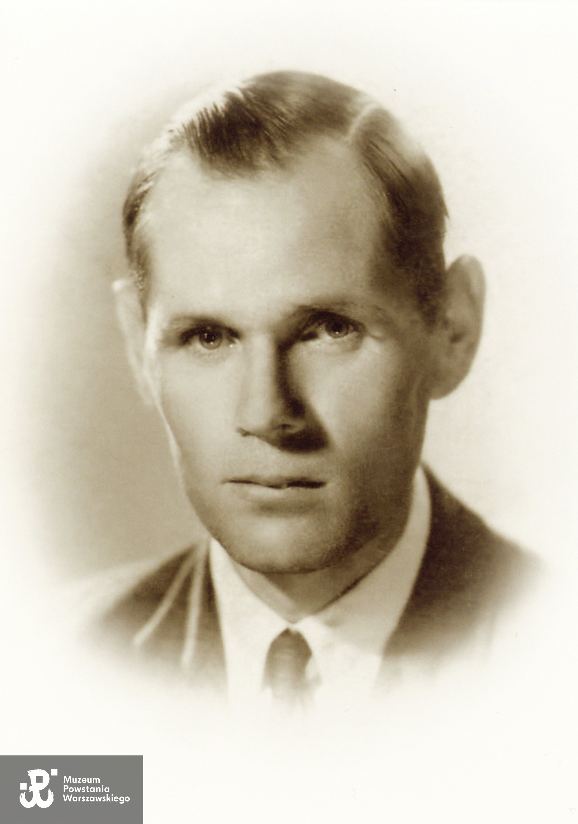 Jerzy Kozak ps. Kucharz (1905-1945). Fot. ze zbiorów rodzinnych, obecnie przekazane do zbiorów Muzeum Powstania Warszawskiego, dar p. Jerzego Kozaka, wnuka Powstańca.