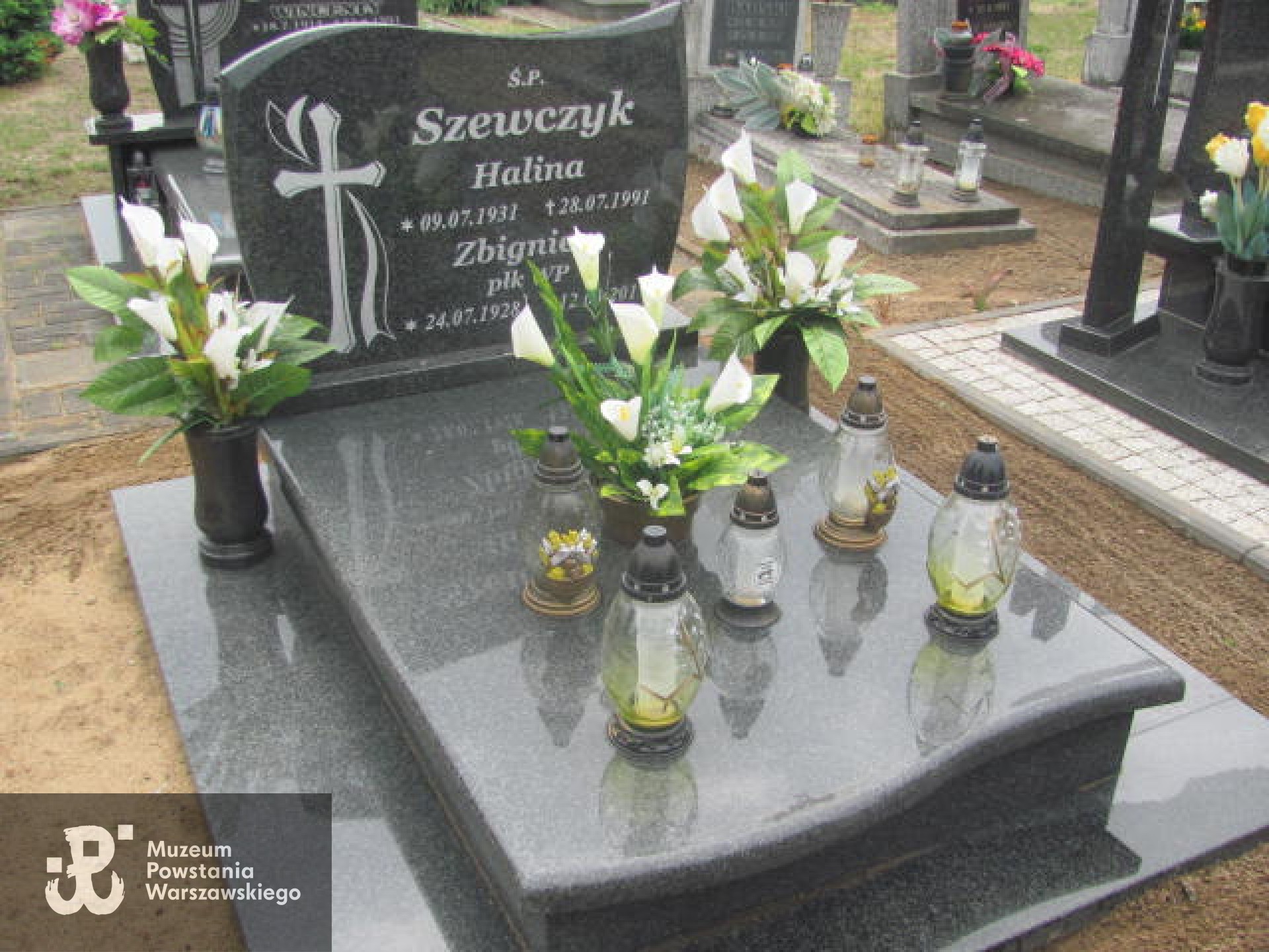 Źródło: https://cmentarze.bydgoszcz.pl/iac/zdjecia/1/XI-D/6,10,,.JPG