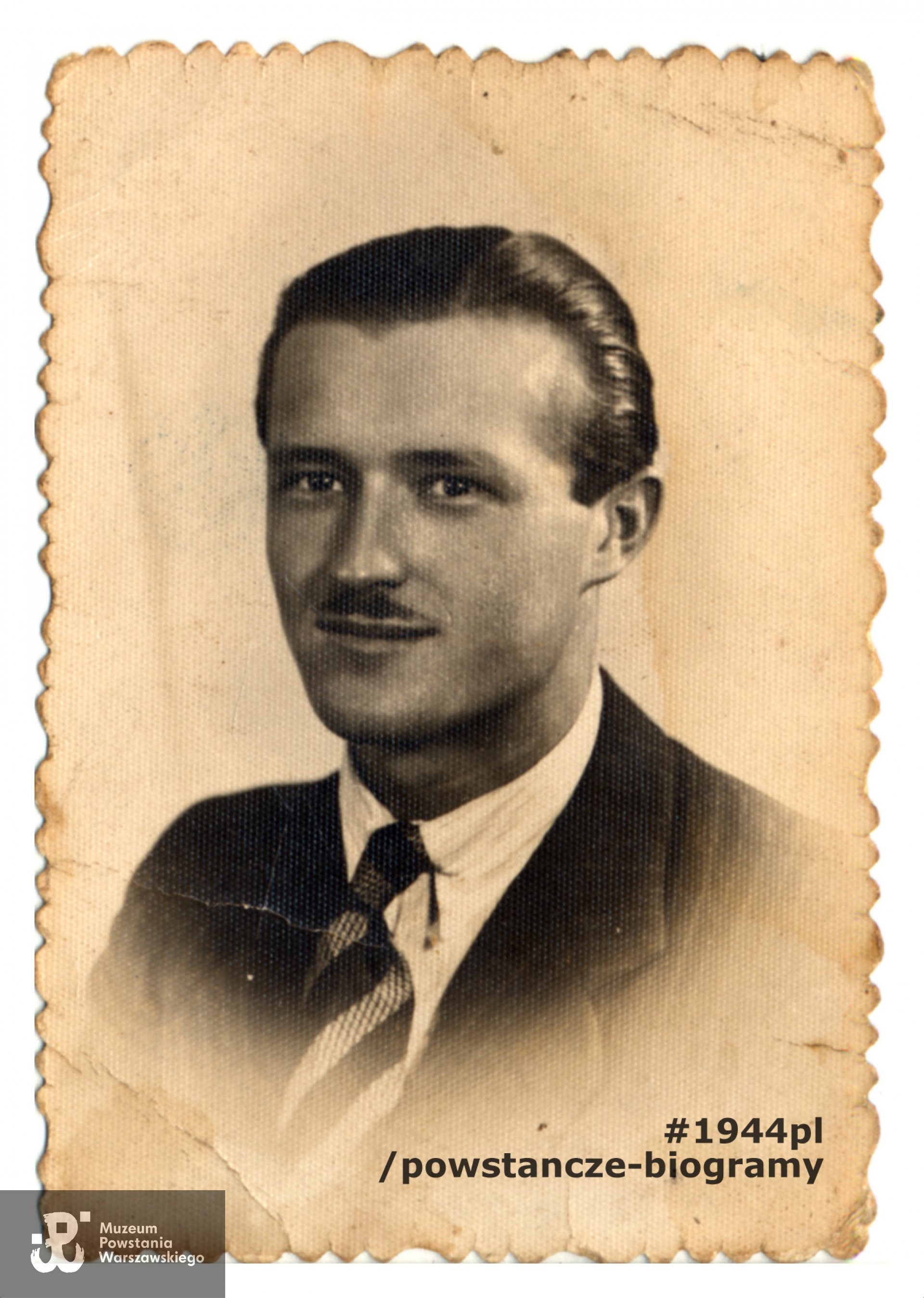 plut. pchor. Jerzy Głąbiński ps. "Towarnicki" (1922-1944). Fotografia portretowa z przełomu 1943 i 1944 roku. Skan udostępnił  p. Adam Berkowski, siostrzeniec Powstańca.