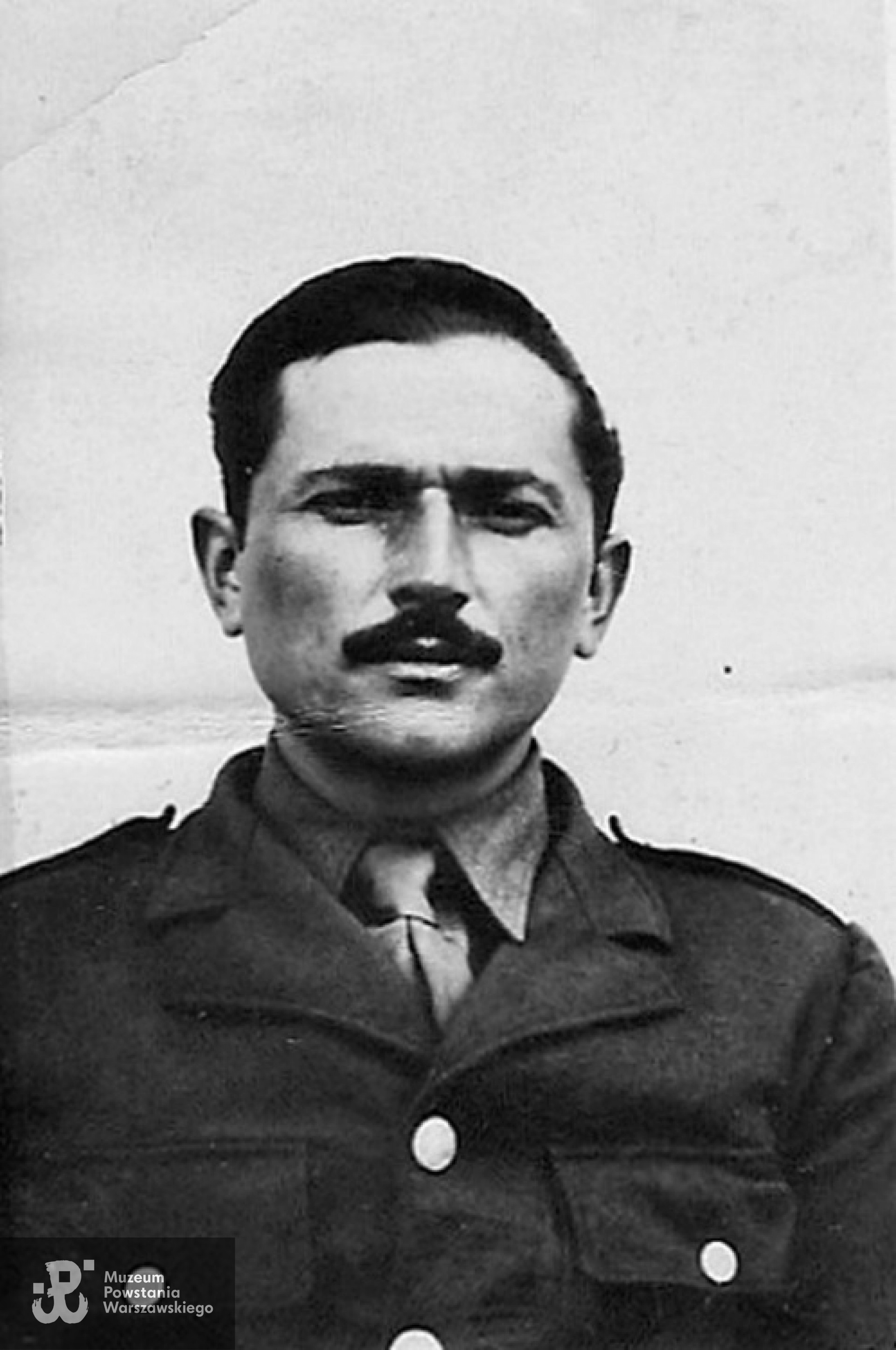 Czesław Kwiryn Żyłowski "Wąs" w obozie w Lubece.  Fotografia z archiwum rodzinnego Krzysztofa Żyłowskiego.