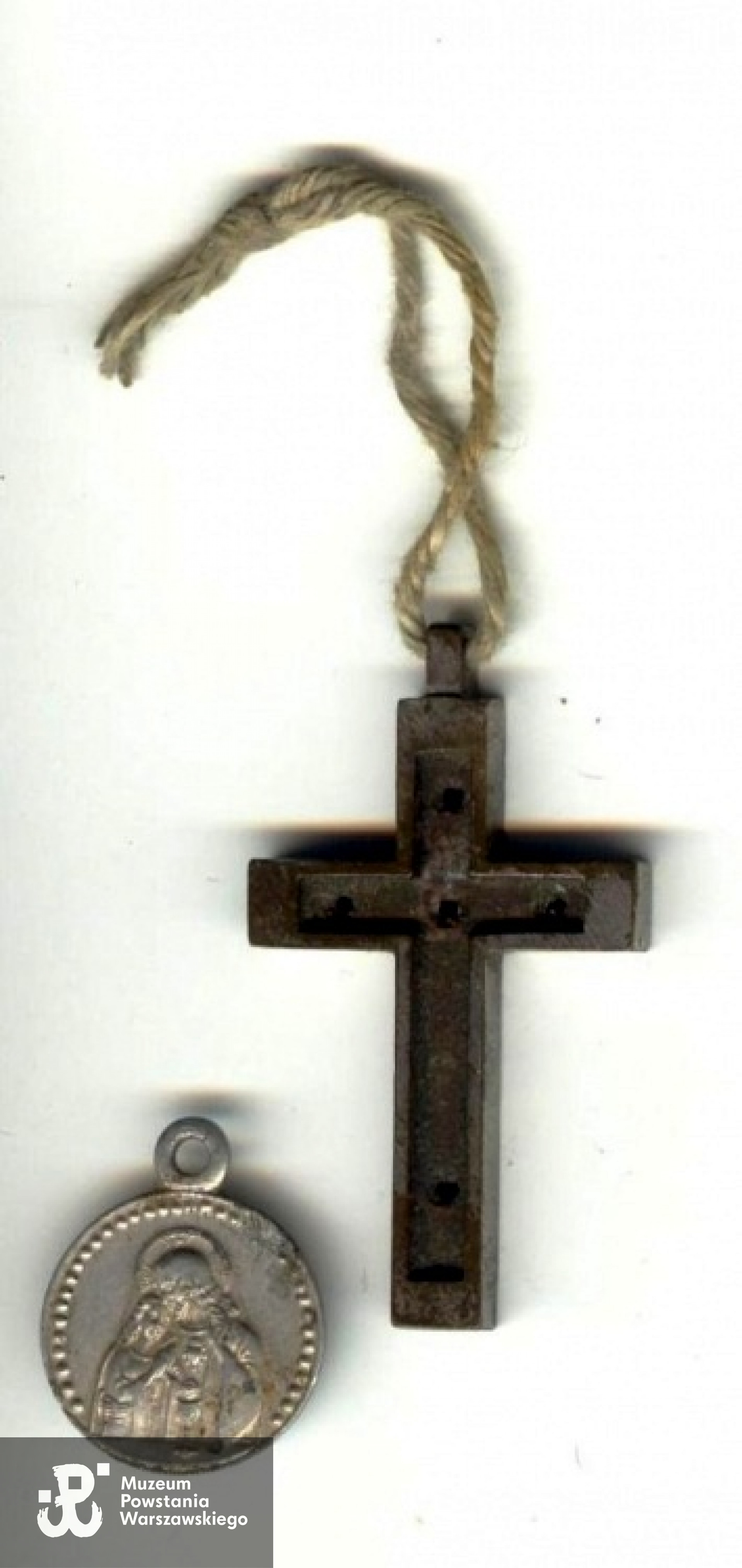 Rzeczy znalezione przy zamordowanej Lidii. Fot. udostępnił Bogusław Lenarczyk [XI.2012]