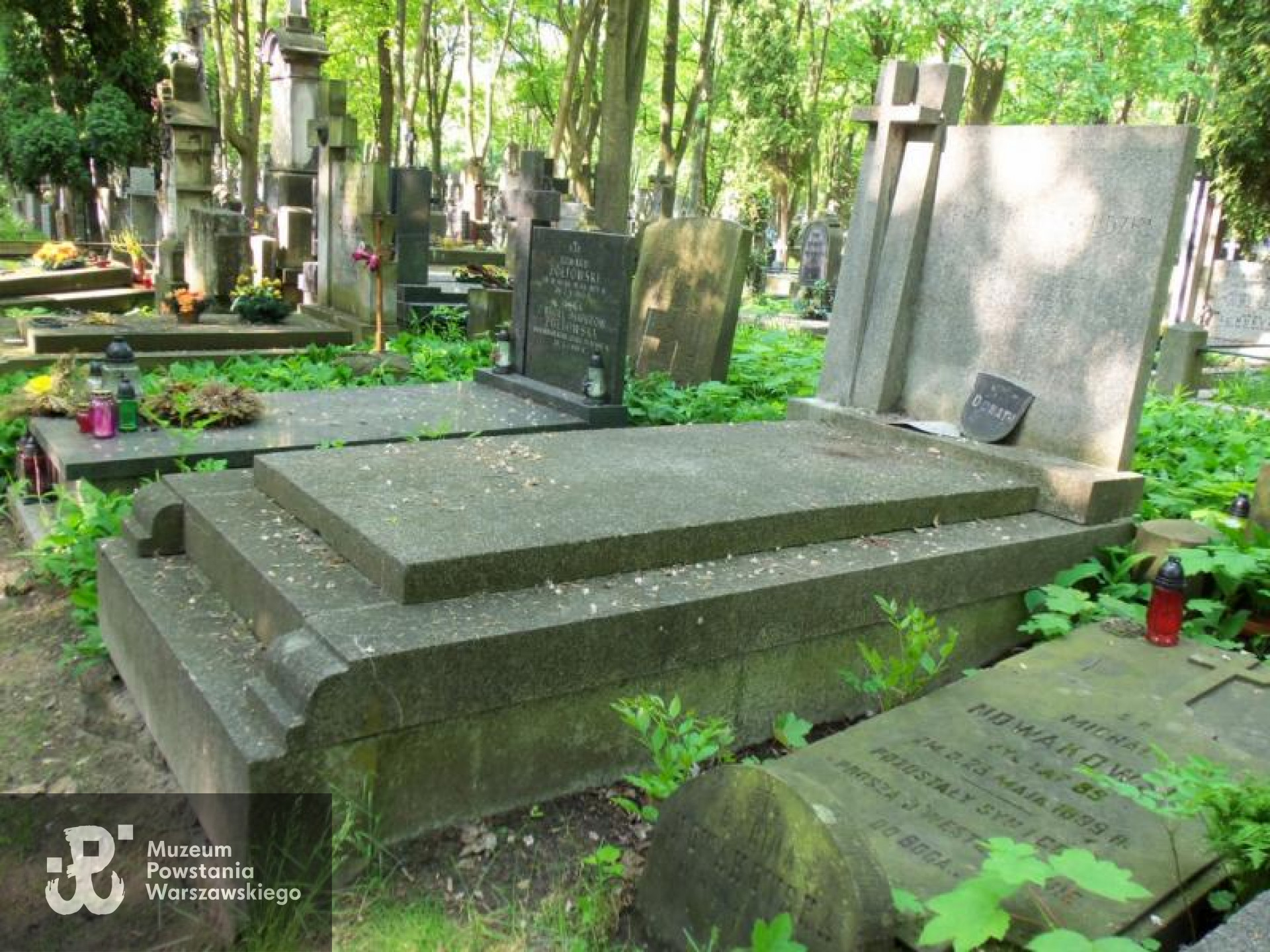 Fot. Warszawskie Zabytkowe Pomniki Nagrobne:  <i>cmentarze.um.warszawa.pl</i>