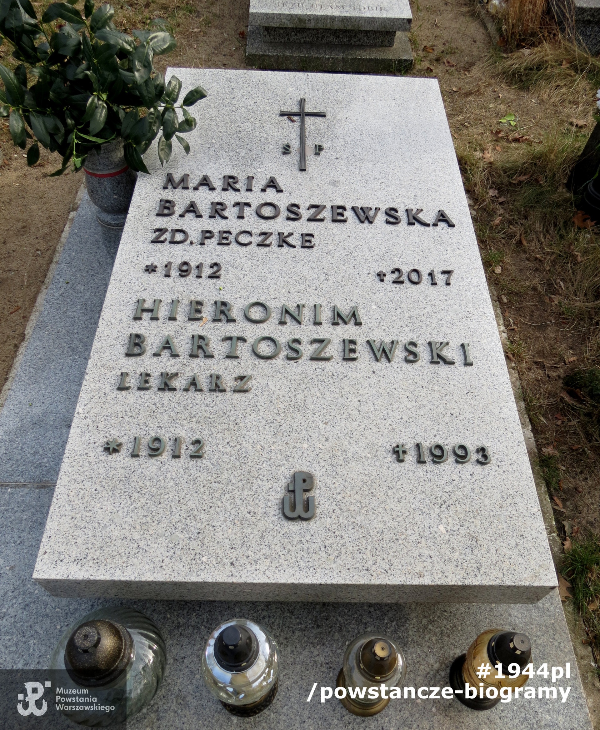 Grób Hieronima i Marii Bartoszewskich  - Cmentarz  Świętej Rodziny we Wrocławiu. Fot.  J. Maliniak, MPW (2019)