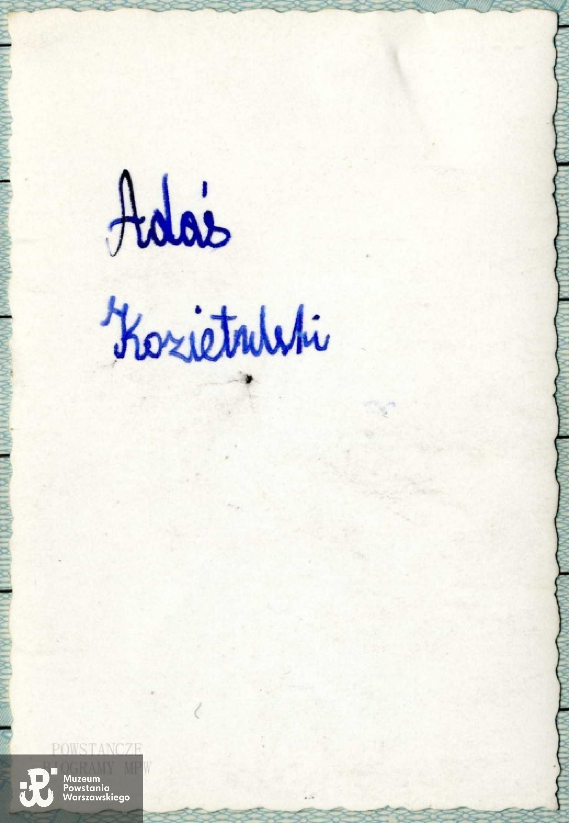 Rewers fotografii Adama. Z archiwum rodzinnego Piotra Skarbka-Kozietulskiego.