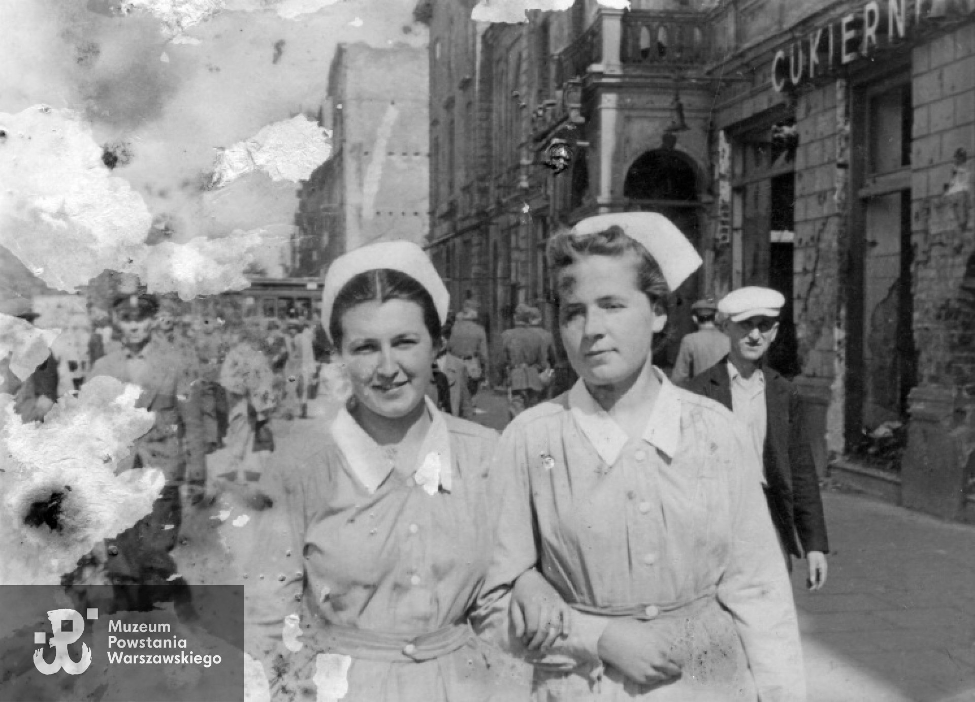 Wanda Zaborowska (z lewej ) z koleżanką Krystyną Popiołek. Fot. z archiwum rodzinnego, udostępniła p. Hanna Zaremba