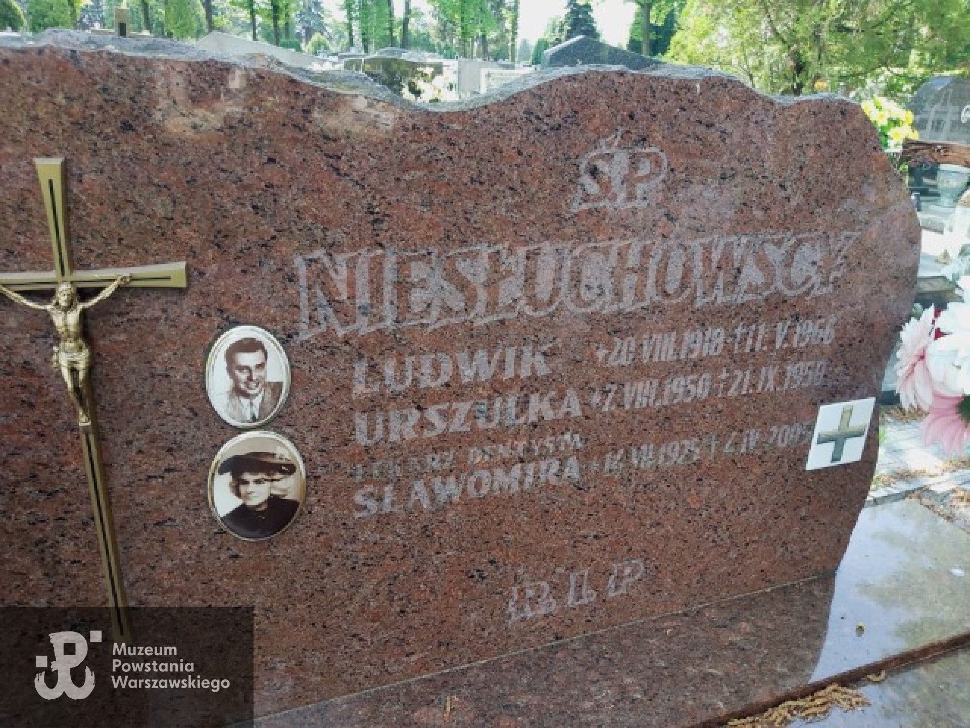 Cmentarz Komunalny w Brzegu  przy ul. Starobrzeskiej, Sektor  C4, rząd 1, grób 10. Źródło: Grobonet