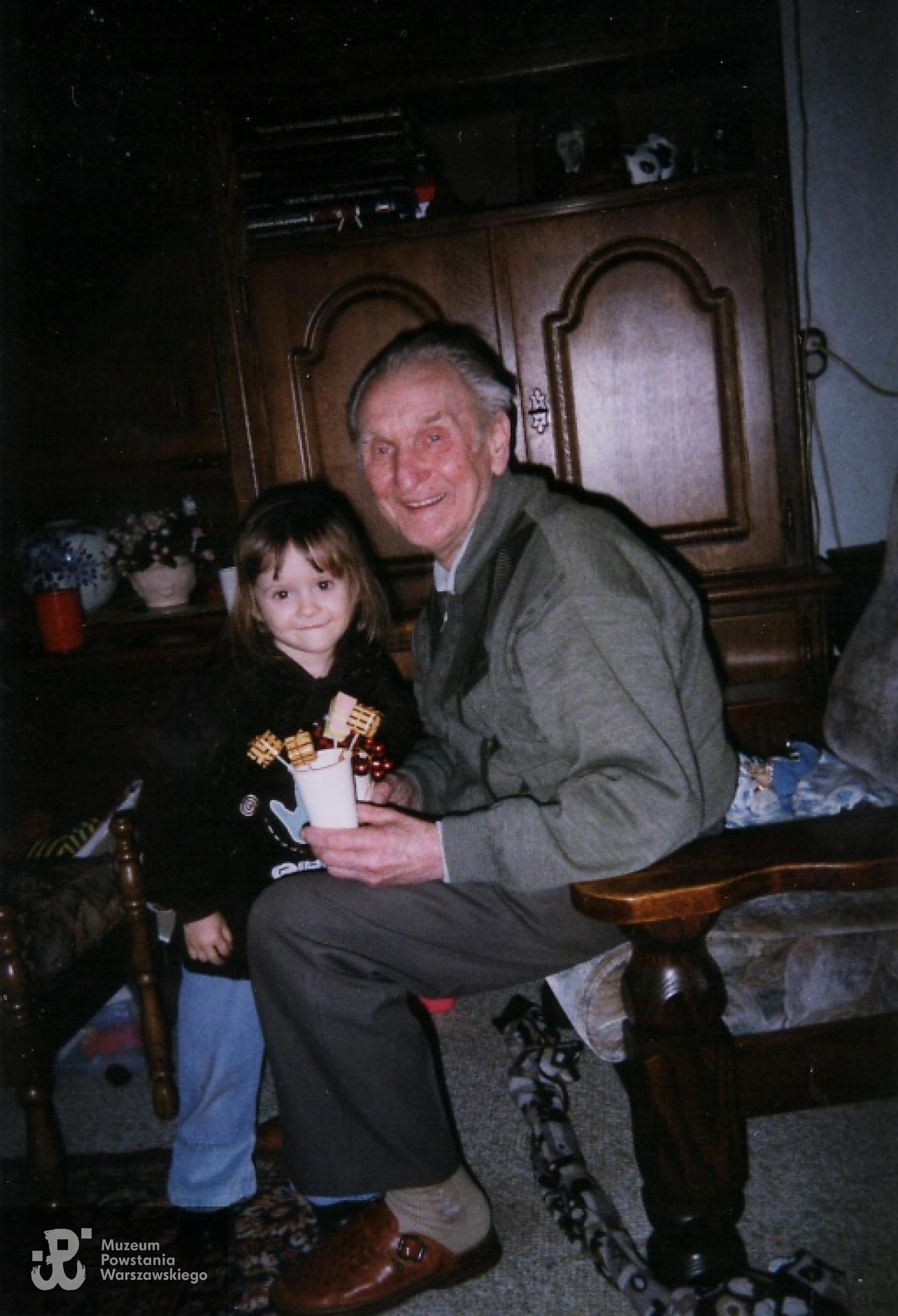 Zdjęcie z 2005 r. - Karol Lewandowski z wnuczkiem Femke. Fot. archiwum rodzinne