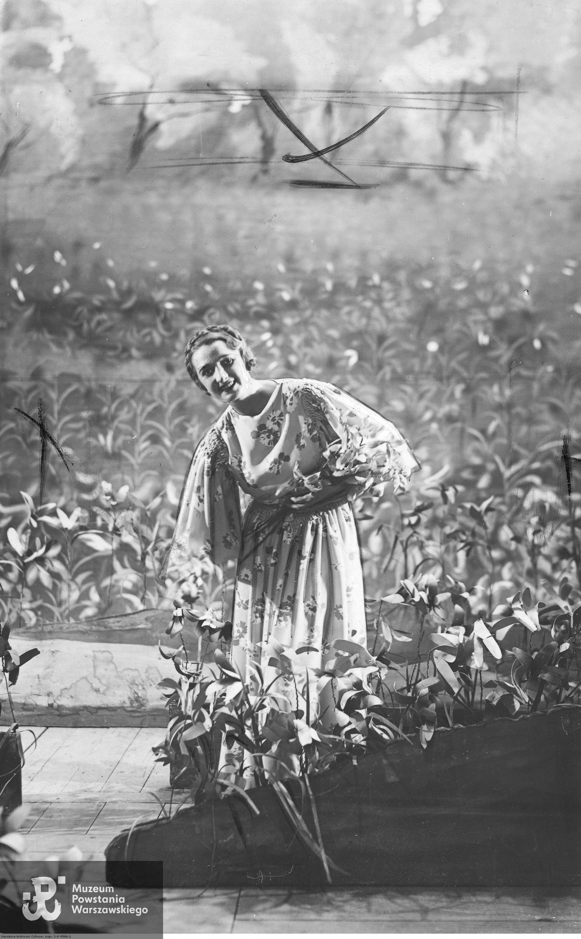 Operetka "Żółta Lilia" w Teatrze Miejskim w Bydgoszczy. Maria Gabrielli jako Judyta Peredy. Listopad 1935 roku. Ze zbiorów Narodowego Archiwum Cyfrowego - zespół Koncern Ilustrowany Kurier Codzienny - Archiwum Ilustracji, audiovis.nac.gov.pl