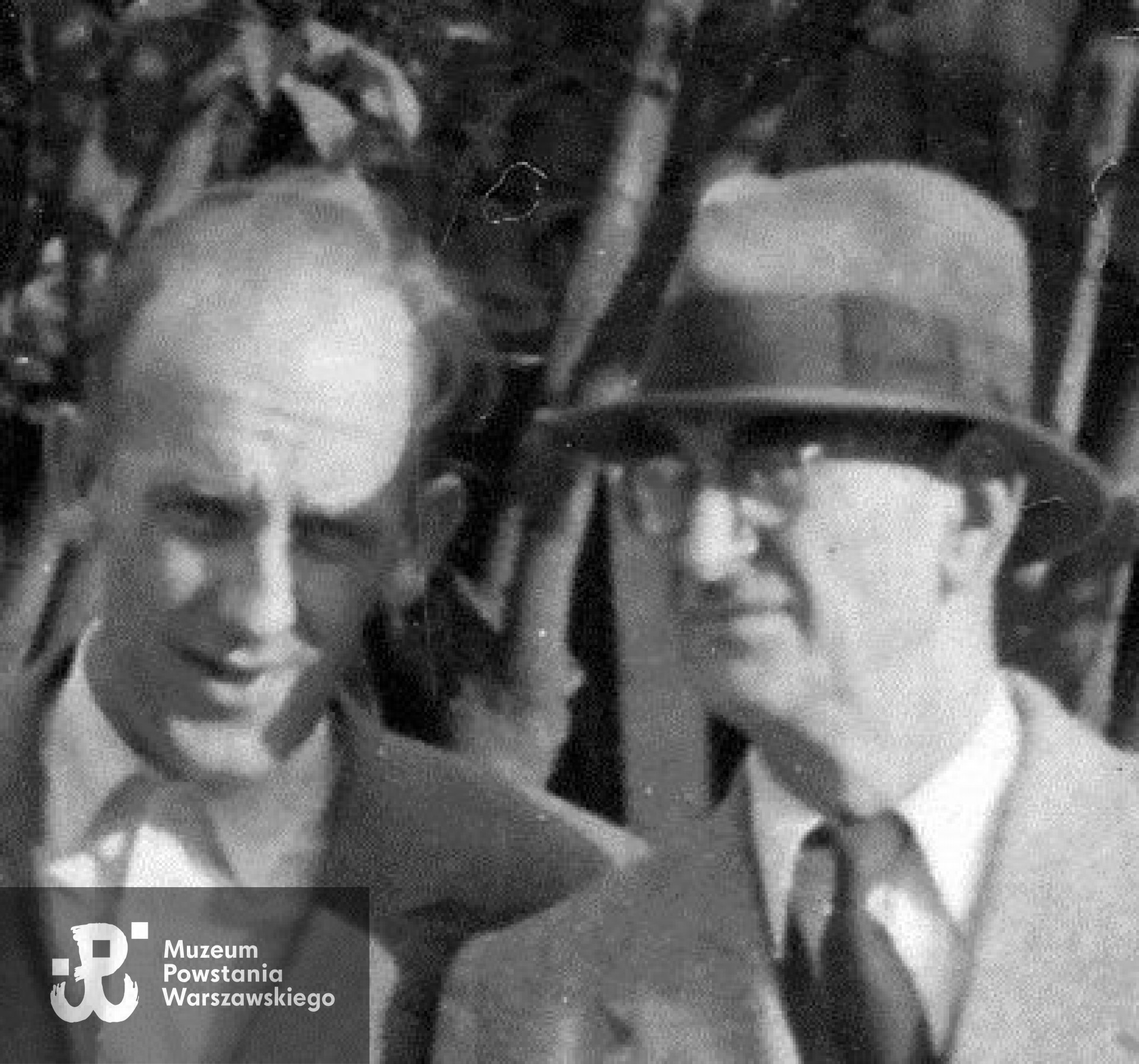 Edmund z ojcem Franciszkiem Cybulińskim. Tuchola, 1956 rok. Fot. z archiwum rodzinnego Michała Malawskiego, siostrzeńca Powstańca