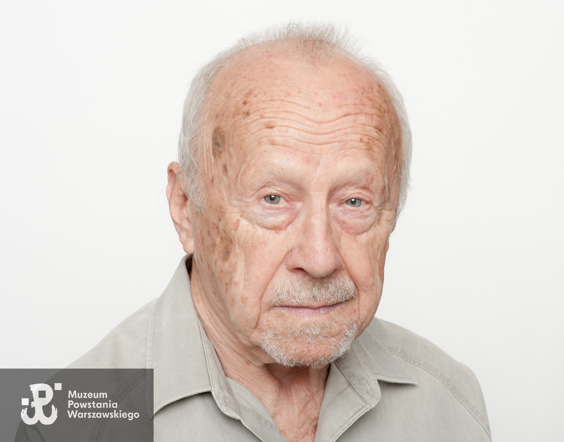 Zdjęcie z serii portretów Powstańców Warszawskich wykonanych w ramach projektu "1944/70/2014" realizowanego przez grupę WWPHOTO dla uczczenia 70. rocznicy wybuchu Powstania Warszawskiego. Muzeum Powstania Warszawskiego, 22.07-04.08 2013.