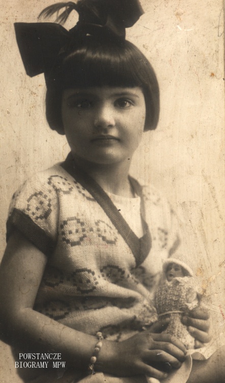 Barbara Koźmińska w dzieciństwie. Fot. z archiwum rodzinnego Marii Piradoff - Link / MPW