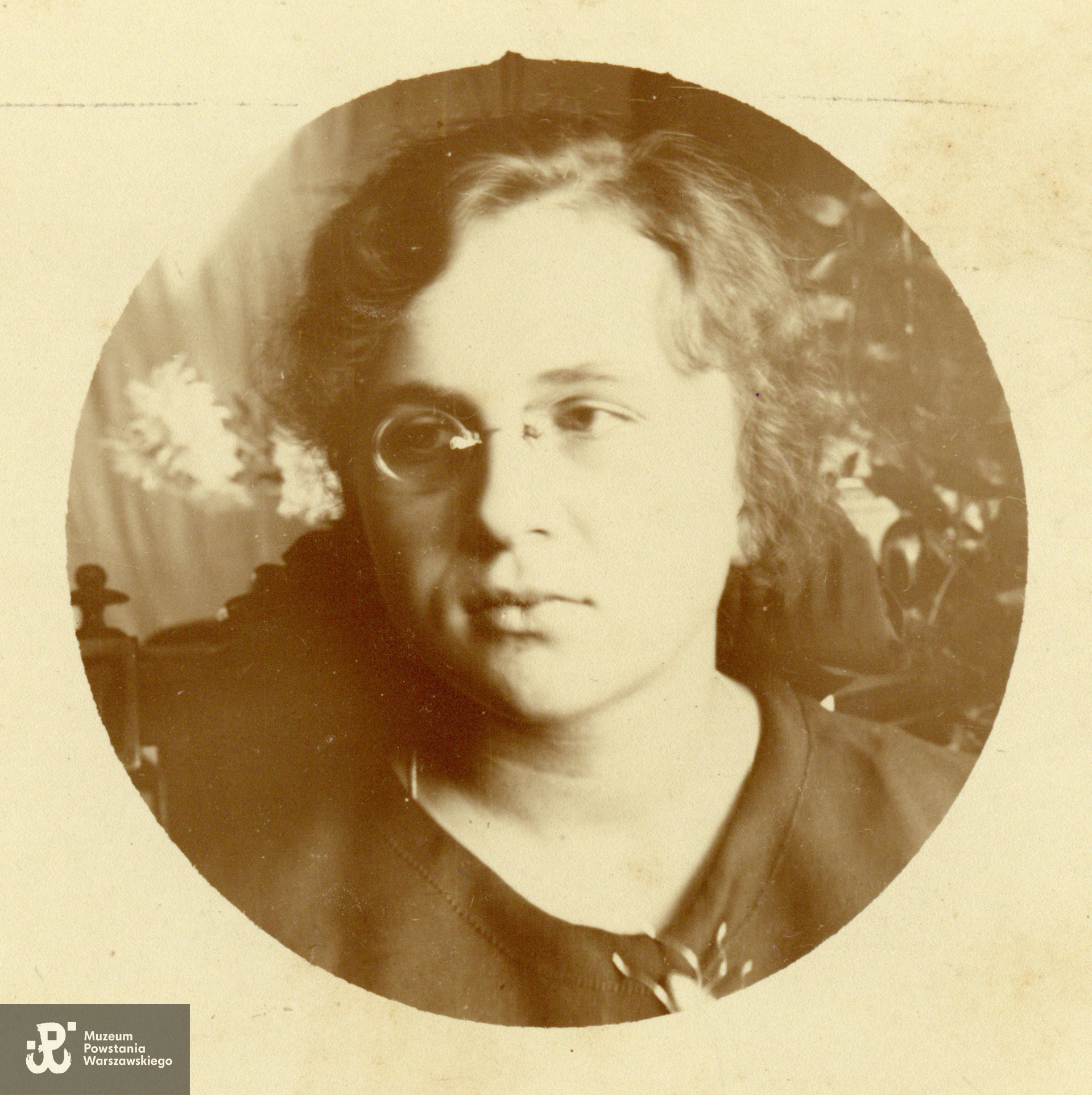 Fot. ze zbiorów rodzinnych, udostępnił p. Marek Szyc, wnuk Adama Piekarskiego, bratanka Jadwigi Piekarskiej.  Skany wykonano w Muzeum Powstania Warszawskiego we wrześniu 2023.