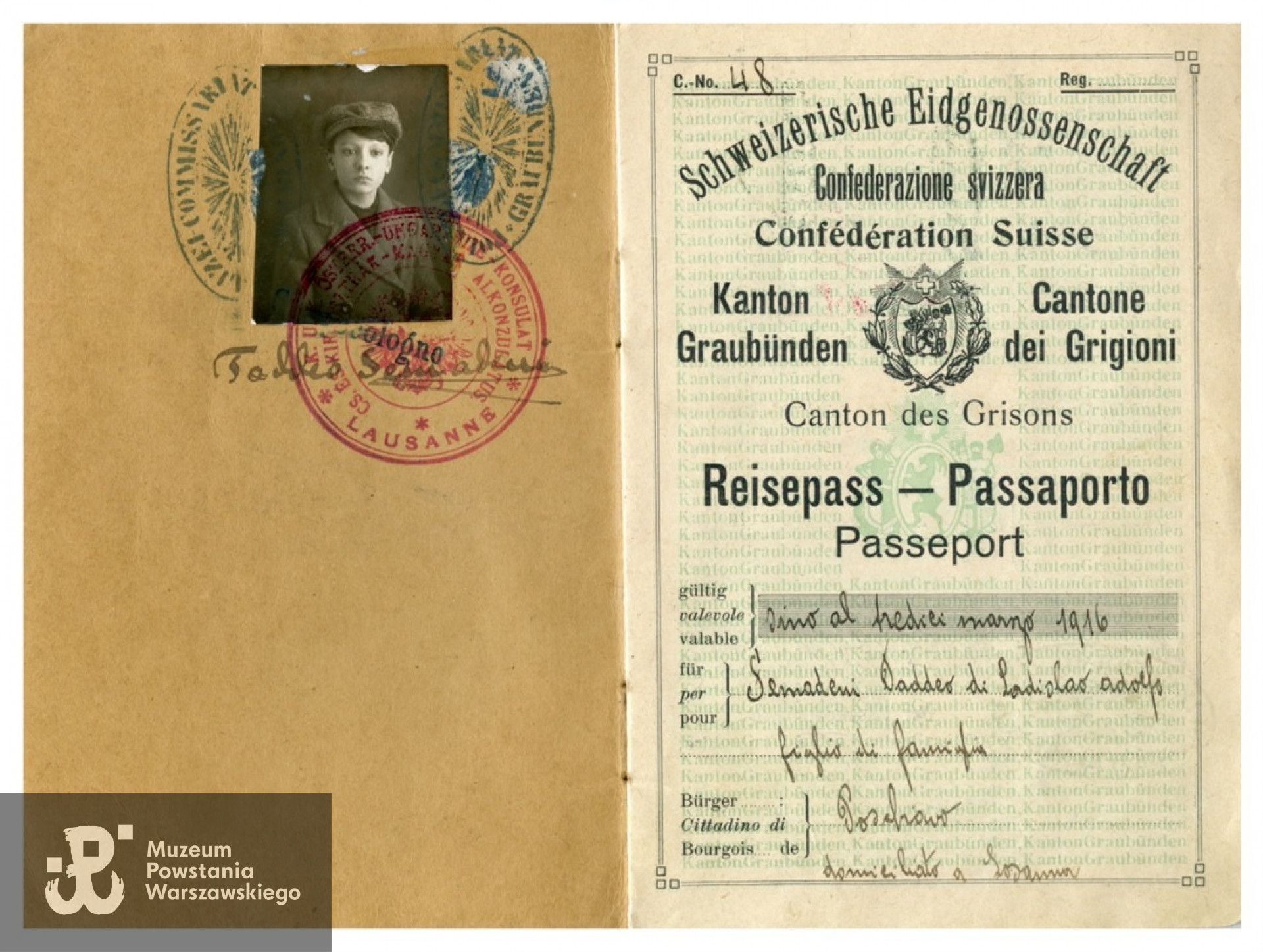 Paszport szwajcarski na nazwisko Taddeo Semadeni figlio di Ladislao, obywatela gminy Poschiavo, zamieszkałego w Lozannie, gdzie chodził on do gimnazjum w roku 1914/15. Archiwum rodzinne p. Zbigniewa Semadeniego