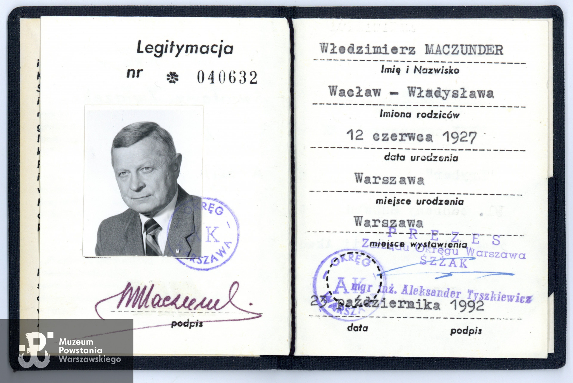 Legitymacja  Światowego Związku Żołnierzy Armii Krajowej. Dokument ze zbiorów rodzinnych Pana Włodzimierza Maczundera ps. Chomik. Skany wykonano w Muzeum Powstania Warszawskiego, 09/2023