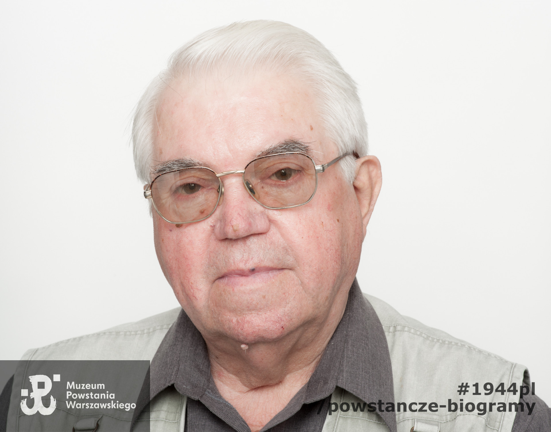 Zdjęcie z serii portretów Powstańców Warszawskich w ramach projektu "1944/70/2014" realizowanego przez grupę WWPHOTO dla uczczenia 70. rocznicy wybuchu Powstania Warszawskiego. Muzeum Powstania Warszawskiego, 22.07-04.08 2013.