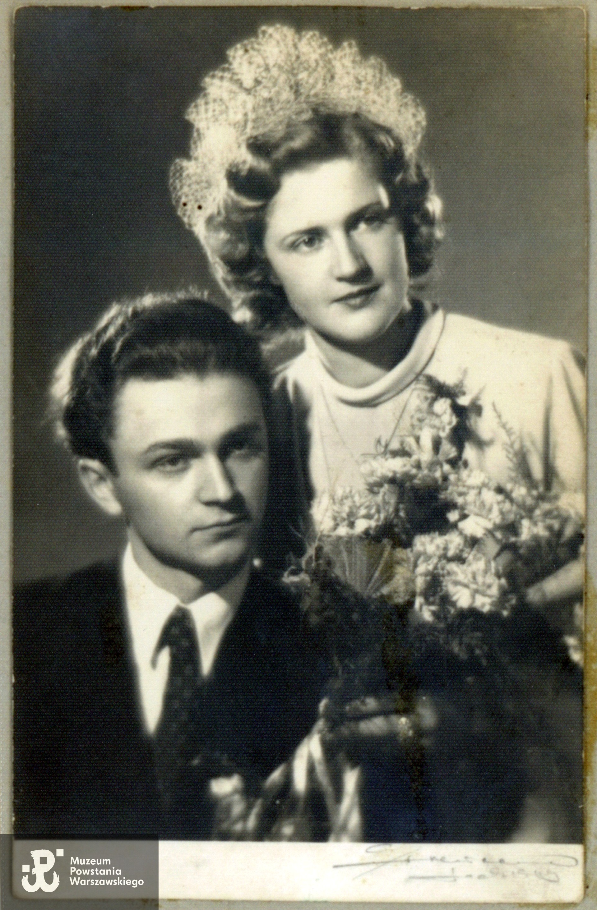 Fotografia powojenna - Waldemar Kaczorowski z żoną. Fot. ze zbiorów rodzinnych p. Waldemara Piekarczyka. Skan wykonano w Muzeum Powstania Warszawskiego, 12/2025