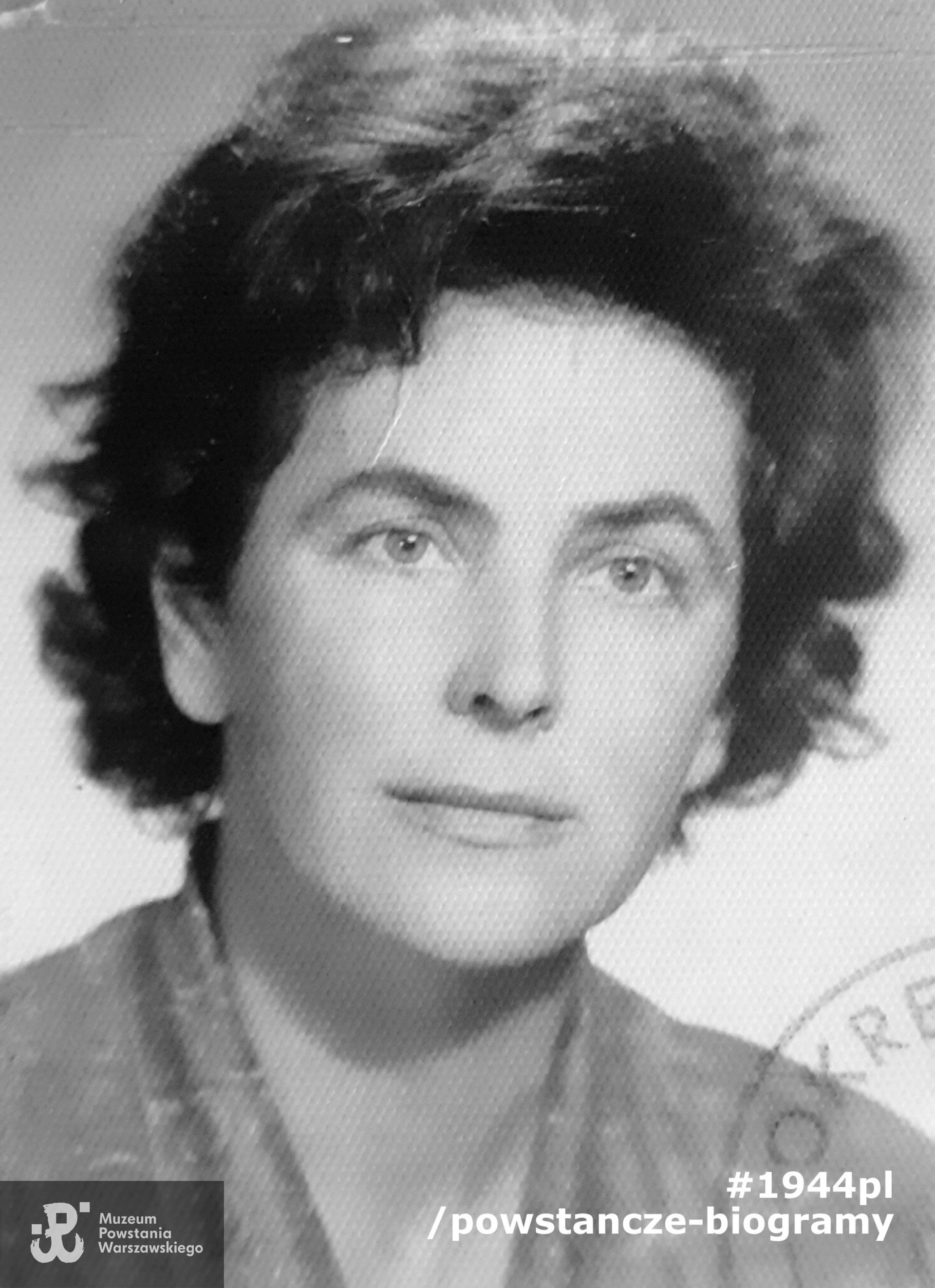 łącz. Zofia Orszulska "Marta" - powojenna fotografia legitymacyjna. Fot. ze zbiorów rodzinnych, skan udostępniła p. Joanna Kwiatkowska