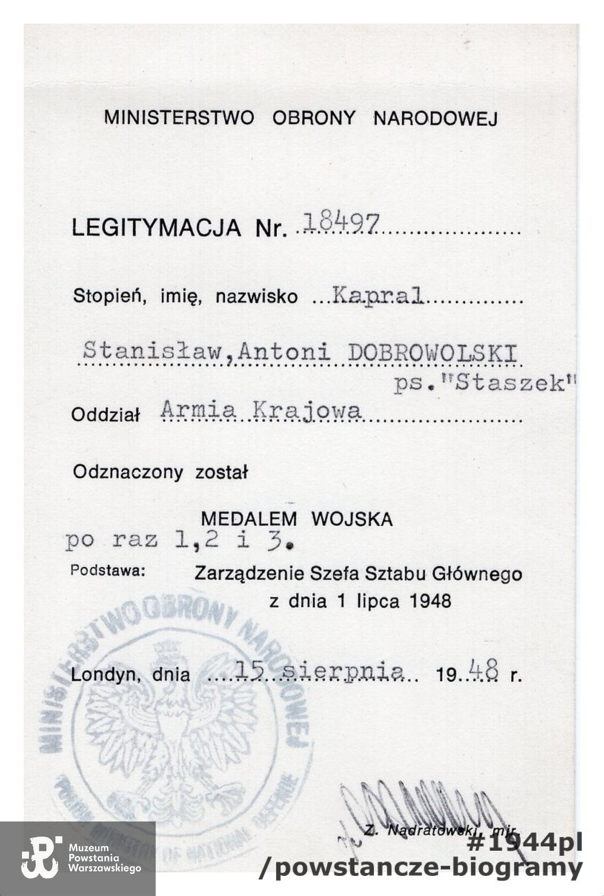 Legitymacja odznaczeniowa Medalu Wojska wystawiona na nazwisko Stanisław Antoni Dobrowolski. Ze zbiorów Muzeum Powstania Warszawskiego,  sygn. P/6169