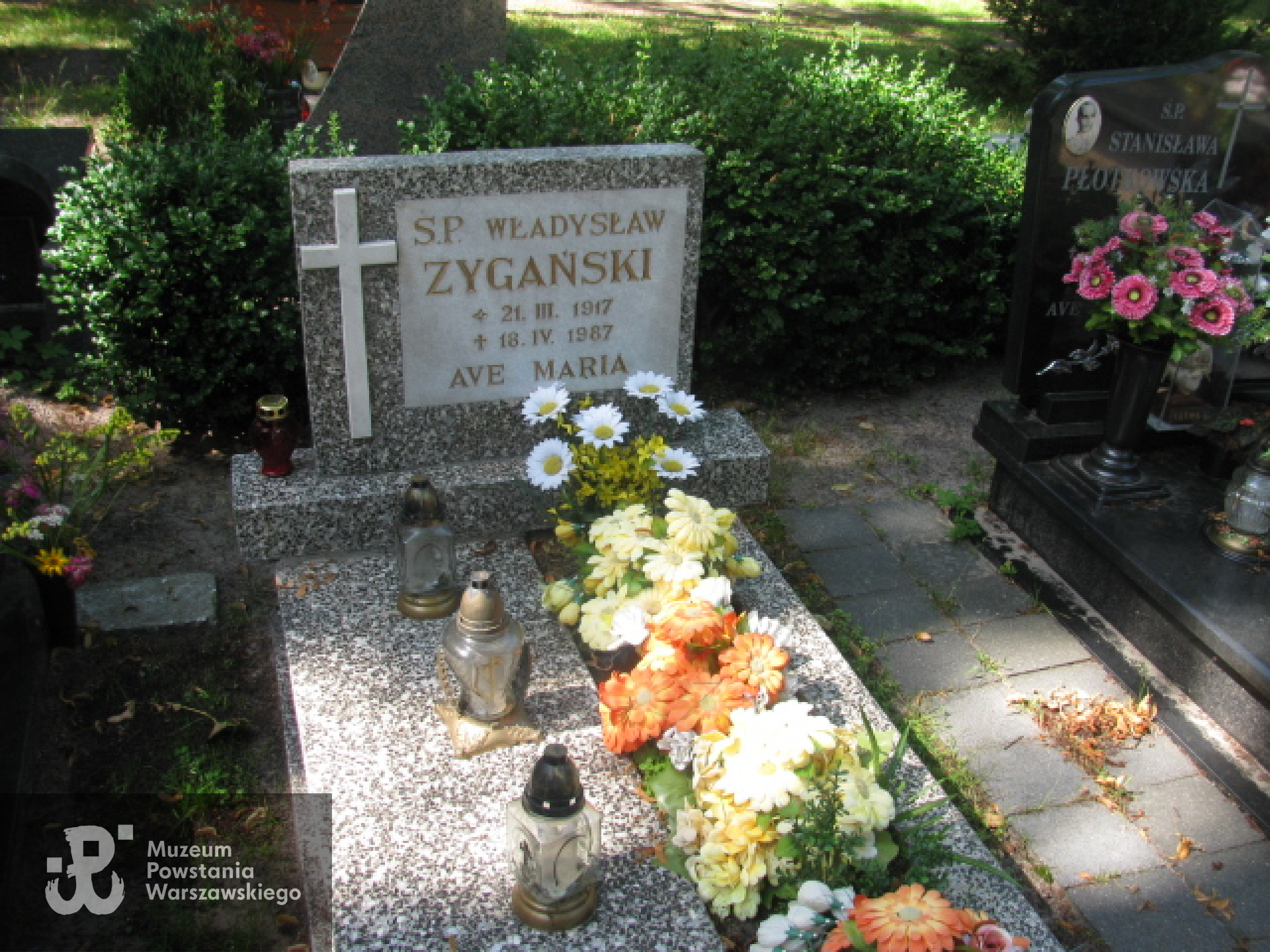 Miejsce pochowania Władysława Zygańskiegi "Żuka"  - Cmentarz komunalny w Świnoujściu, sektor C-2, rząd 3, grób 10. Fot. domena publiczna