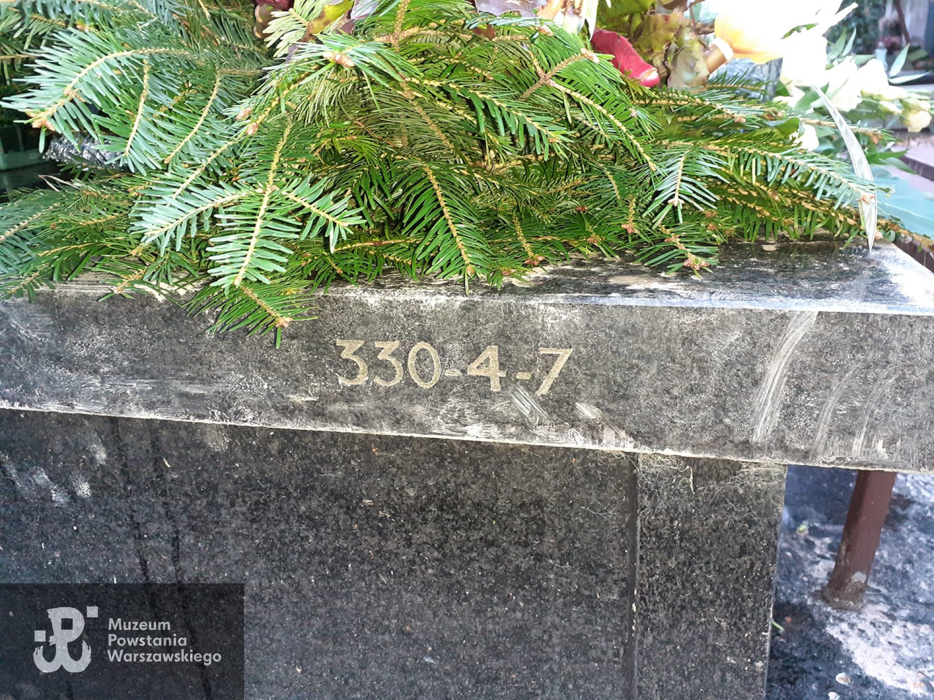 Cmentarz  Powązkowski w Warszawie (Stare Powązki), kwatera 330-4-7. Fot. Agnieszka Pawelec