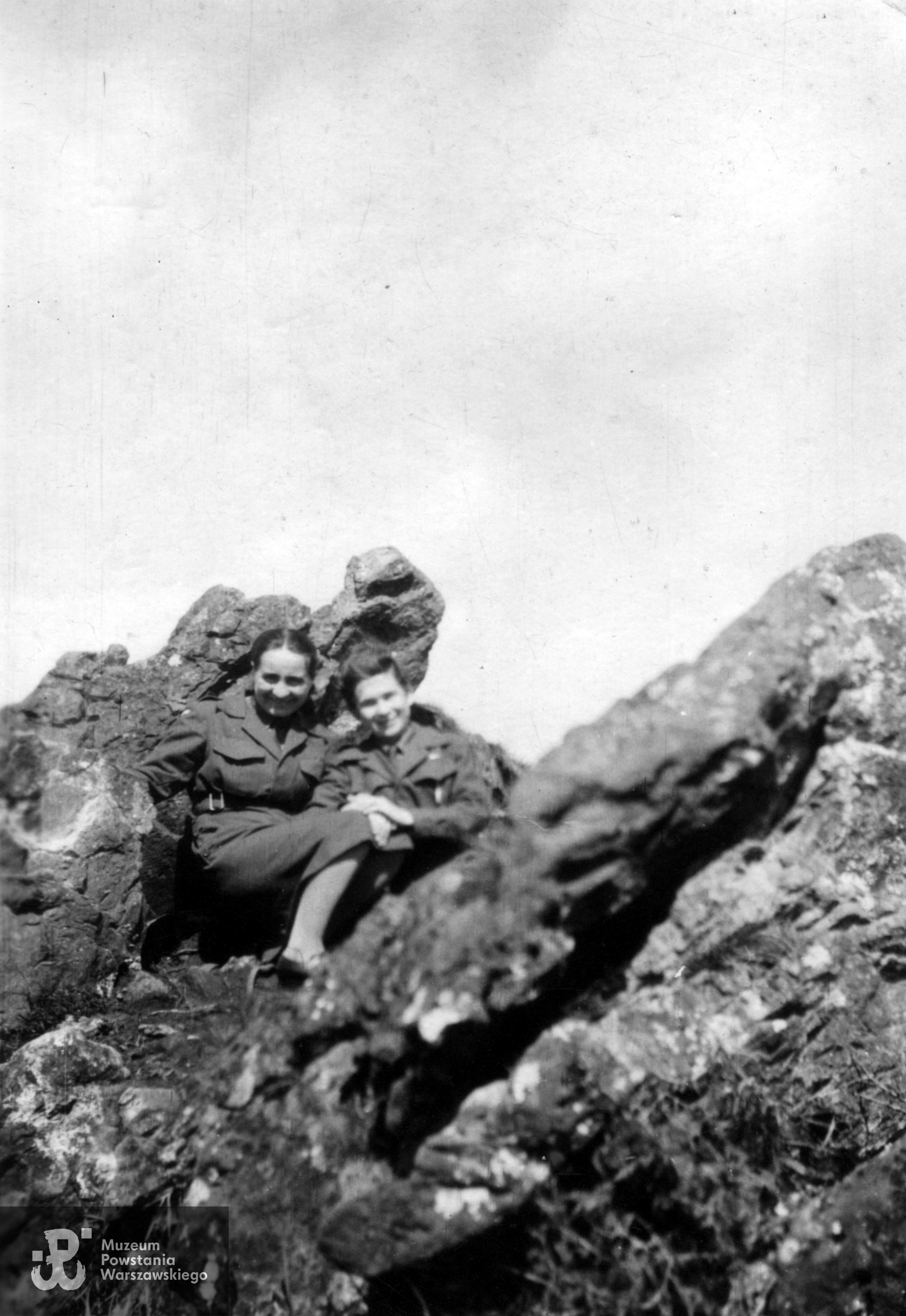 Z Ireną Fajge. Fot. z archiwum rodzinnego p. Marii Elżbiety Dembek z d. Zapart, udostępnił syn, p. Roman Dembek