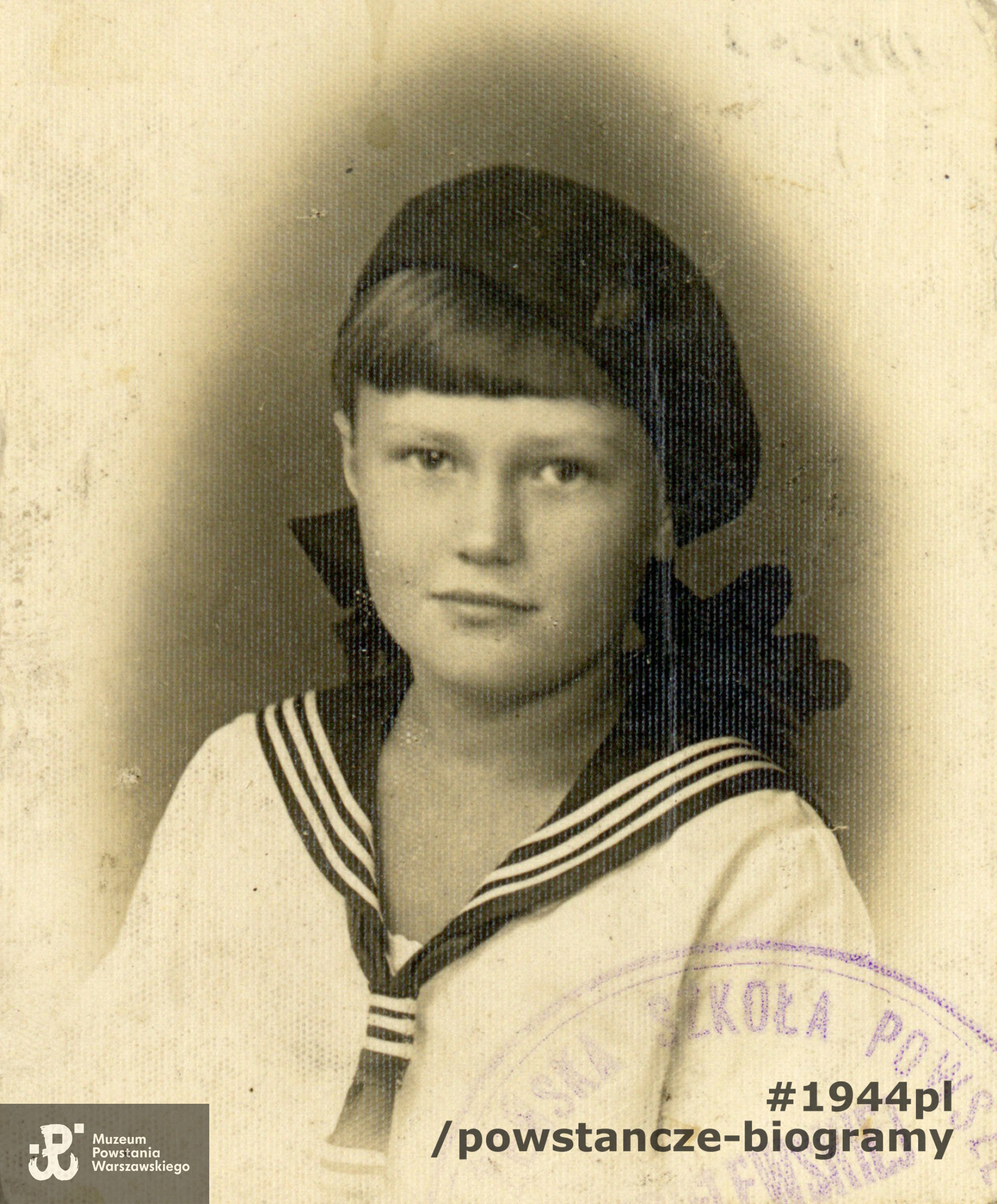 Alina Dęręgowska w wieku szkolnym, fotografia wykonana przed wojną. Fot. ze zbiorów  rodzinnych, udostępniła p. Agnieszka Nagalska z domu Riedel