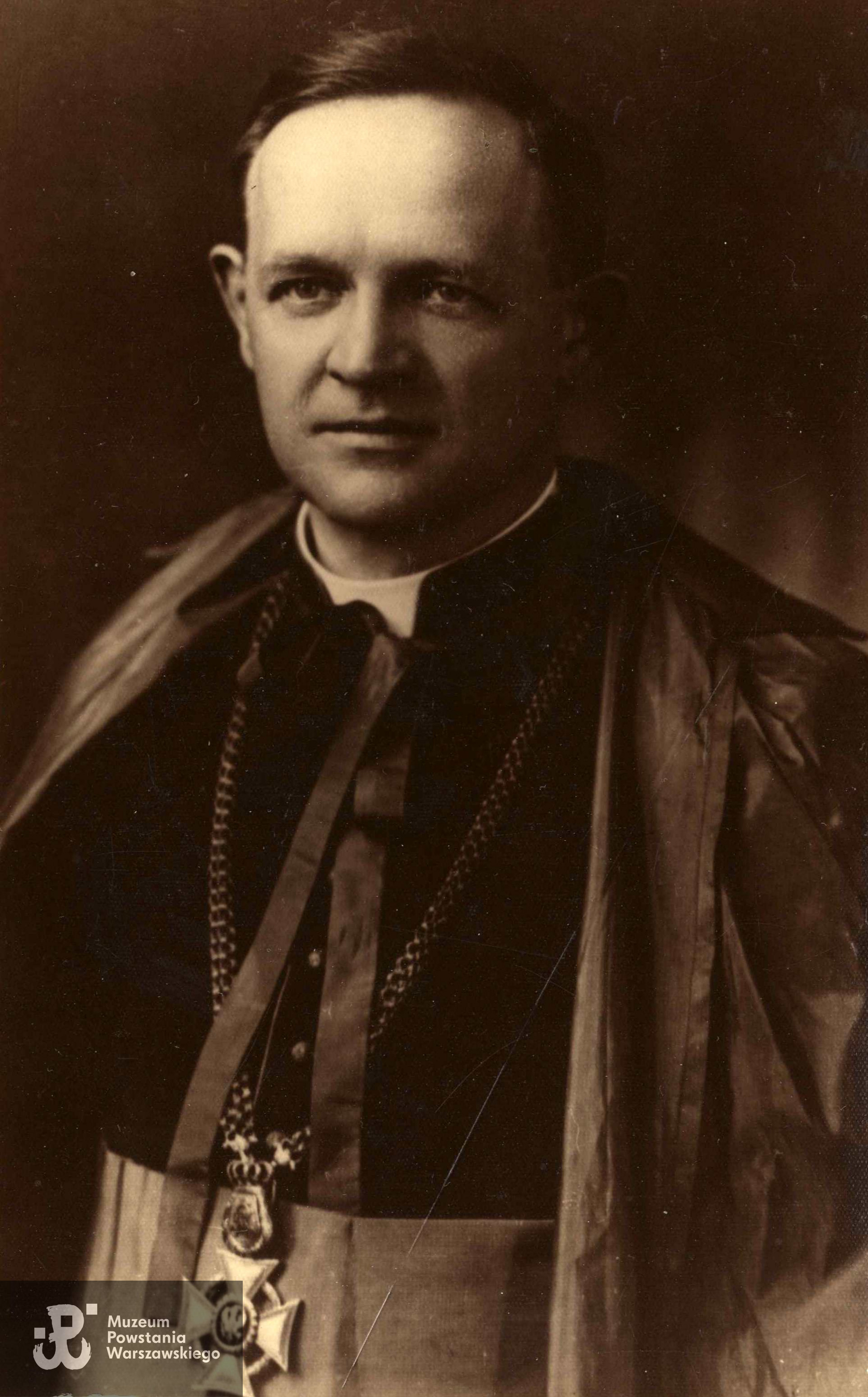 Fot. z archiwum rodzinnego  p. Wiesława Kowalczewskiego. Ujęcie tożsame w zbiorach Muzeum Powstania Warszawskiego, sygn. P/8142