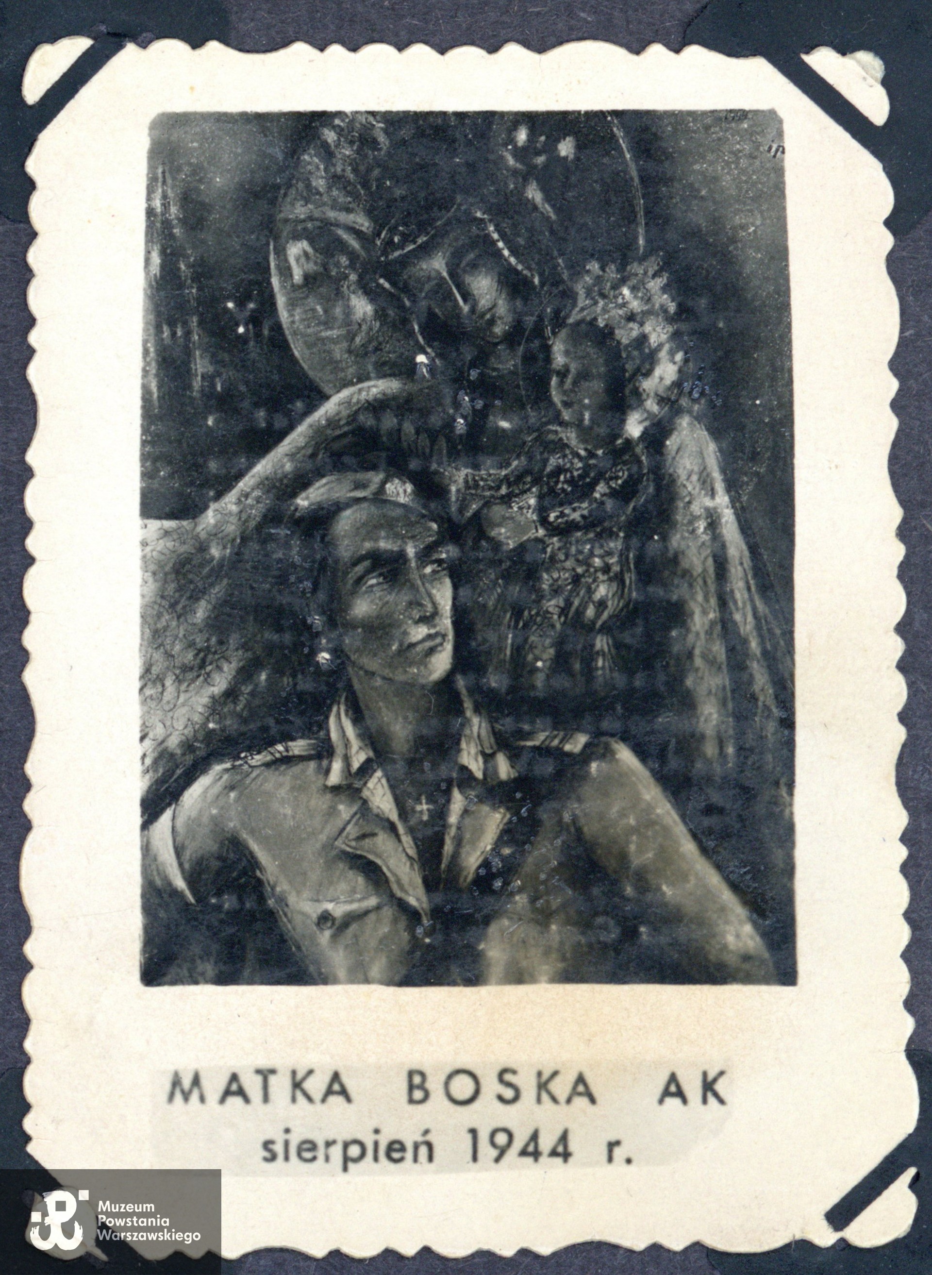 Reprodukcja obrazu „Matka Boska AK” autorstwa Ireny Pokrzywnickiej. Ze zbiorów rodzinnych, do wykonania skanu udostępniła p. Aleksandra Wolnicka. Skany wykonano w Muzeum Powstania Warszawskiego 02/2025