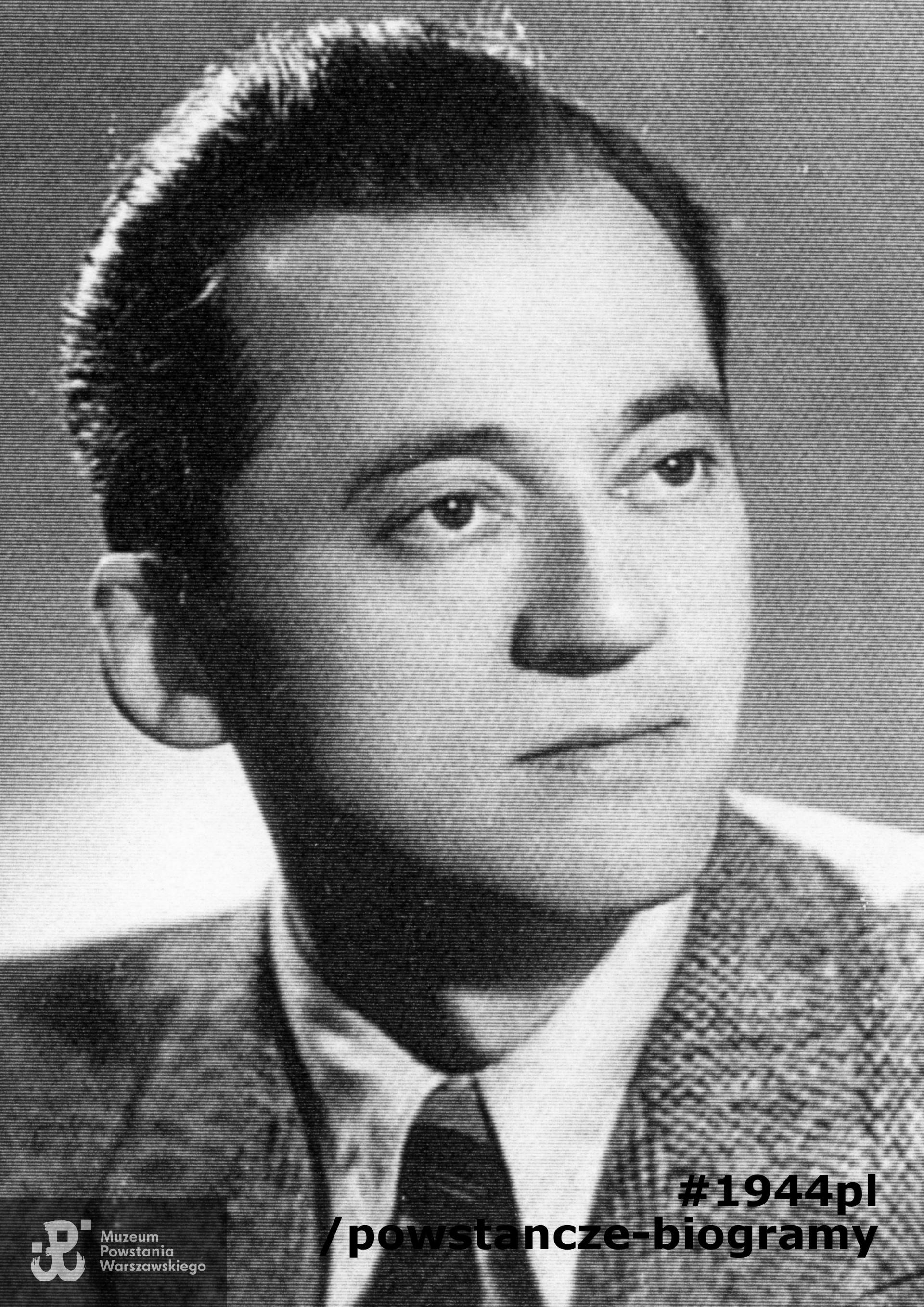 Fotografia portretowa - plut. pchor. Sebastian Niewiadomski "Seb". Fot. Muzeum Powstania Warszawskiego - zbiór WIEPW oraz archiwum rodzinne córki.