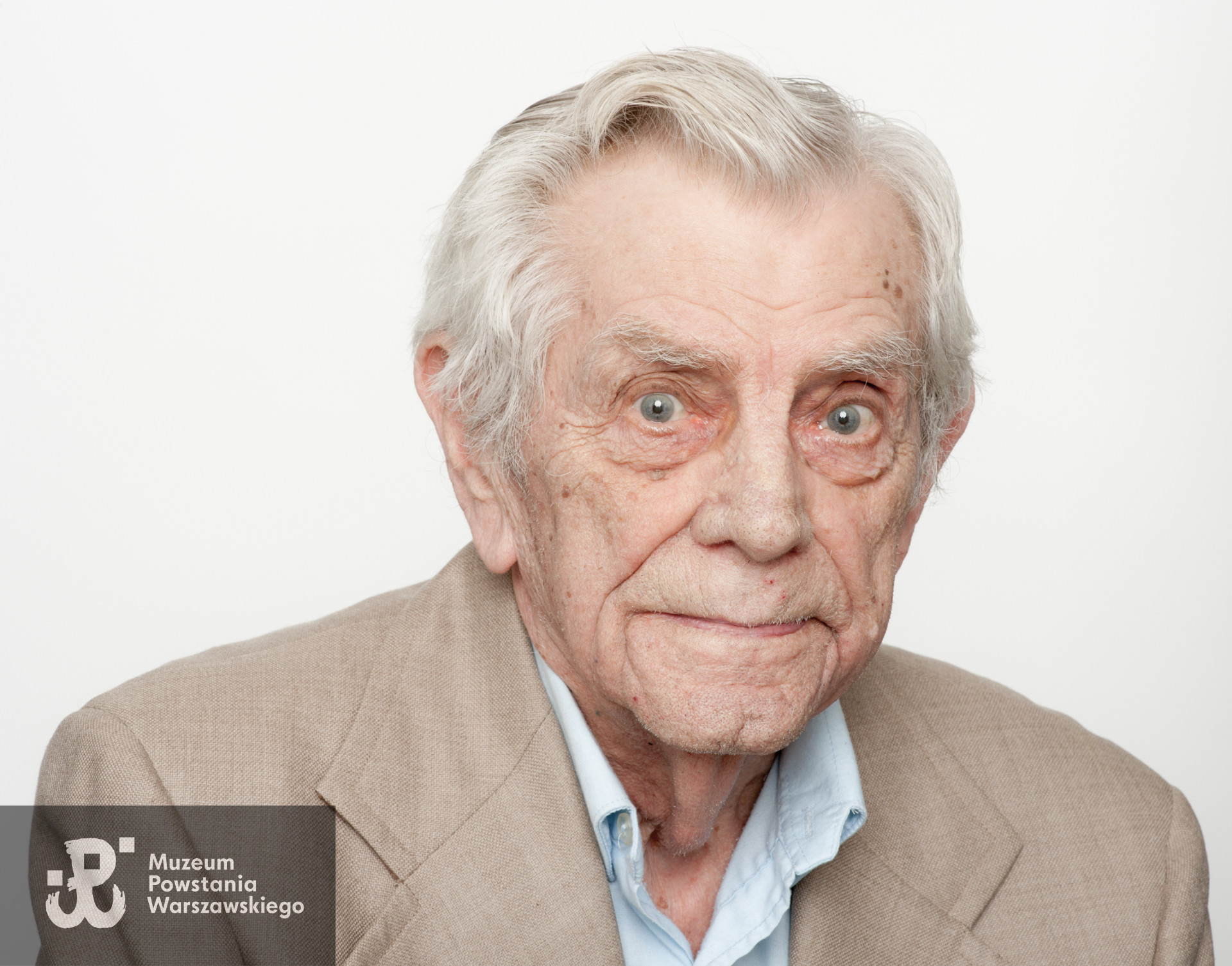 Mieczysław Pera „Francuz”. Zdjęcie z serii portretów Powstańców Warszawskich wykonanych w ramach projektu "1944/70/2014" realizowanego przez grupę WWPHOTO dla uczczenia 70. rocznicy wybuchu Powstania Warszawskiego. Muzeum Powstania Warszawskiego, 22.07-04.08 2013.