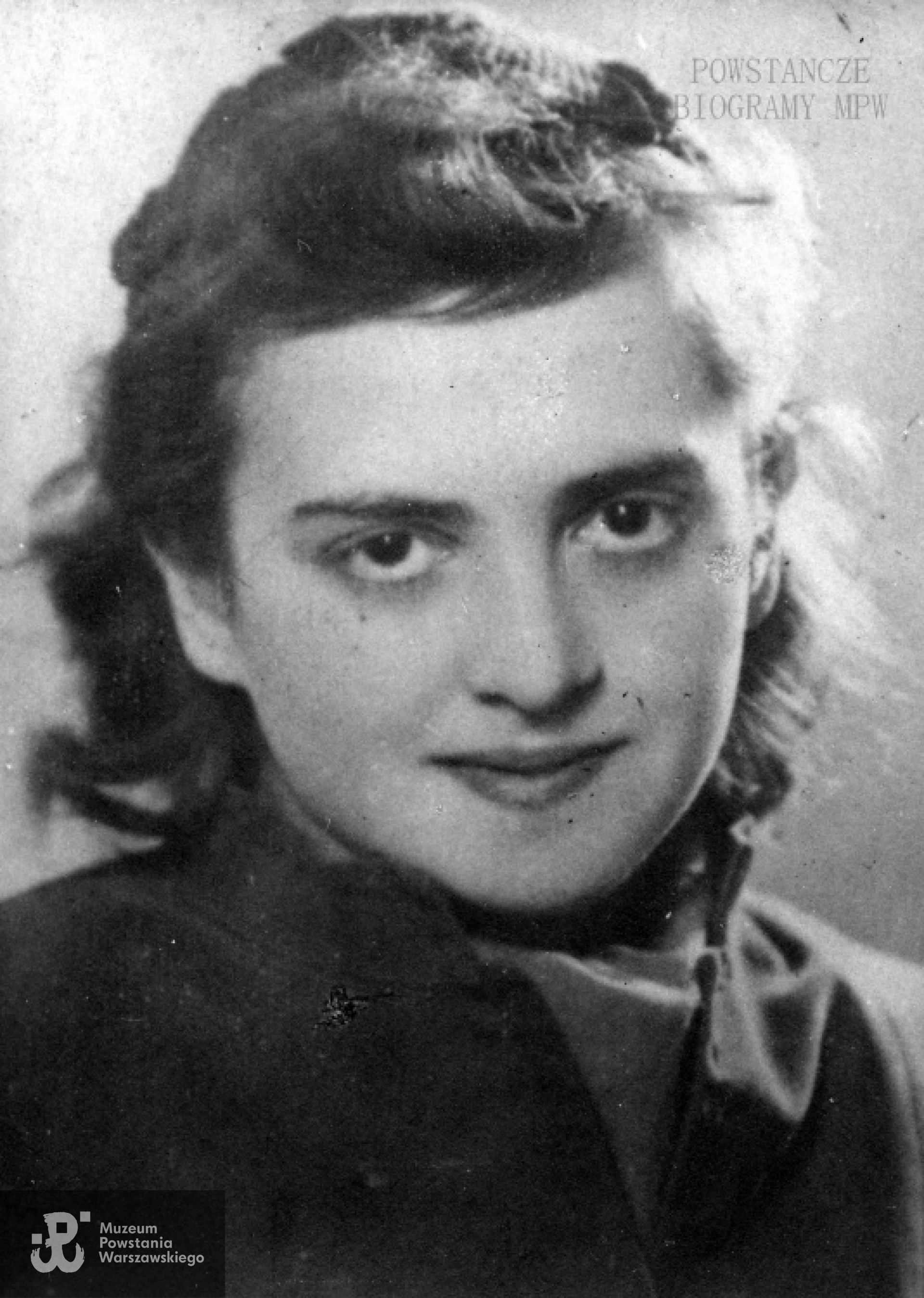 Danuta Smoszewska ps. "Sawo" (1922-1996). Fot. ze zbiorów Muzeum Powstania Warszawskiego.