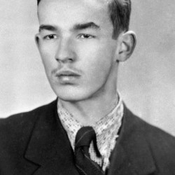 Krzysztof Hubert Kamiński  (1926-1944). Fot ze zbiorów Muzeum Powstania Warszawskiego - batalion 