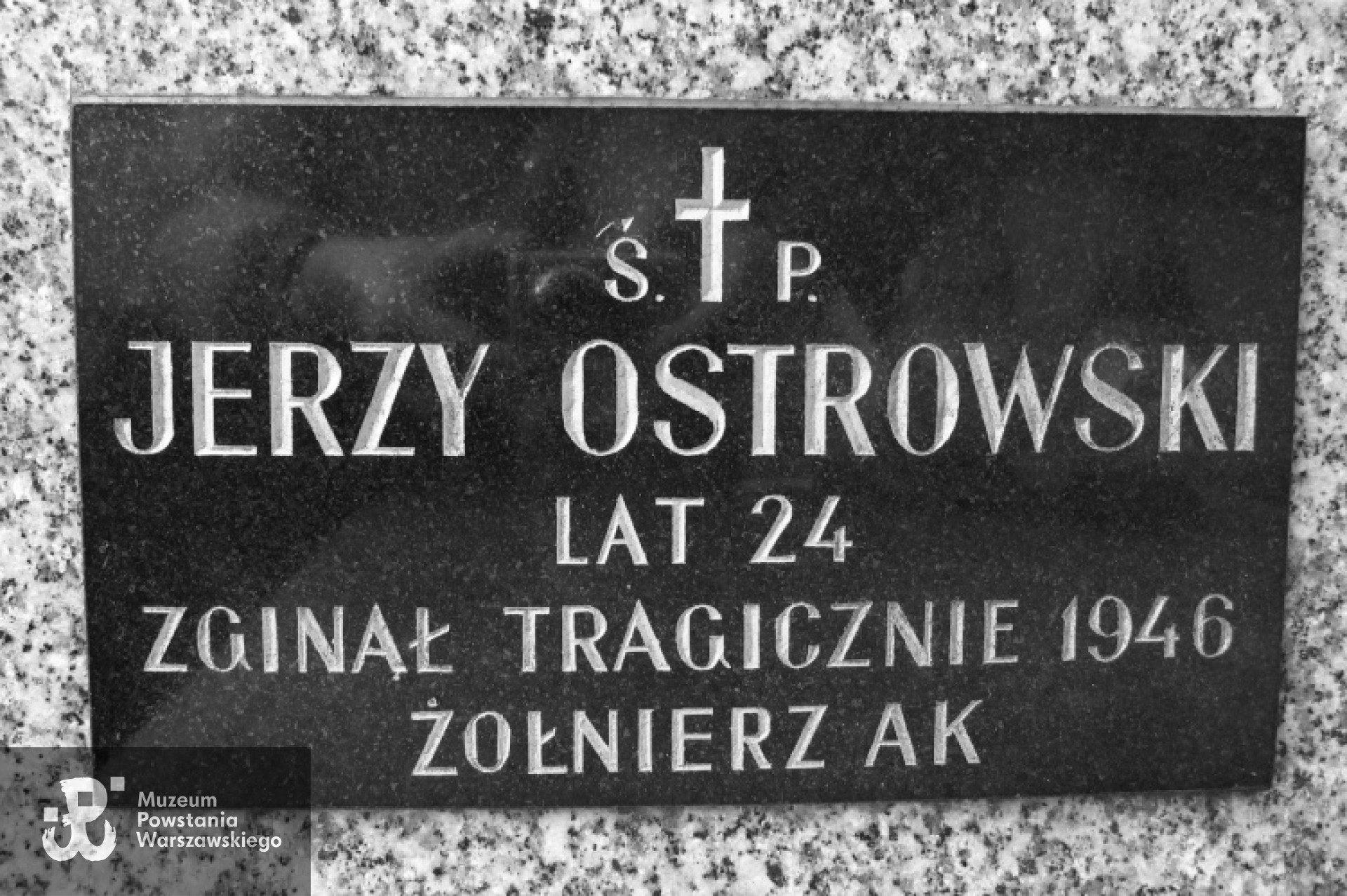 Cmentarz Rakowicki w Krakowie - mogiła symboliczna. Fot. udostępniła z archiwum prywatnego Urszula Karwowska.