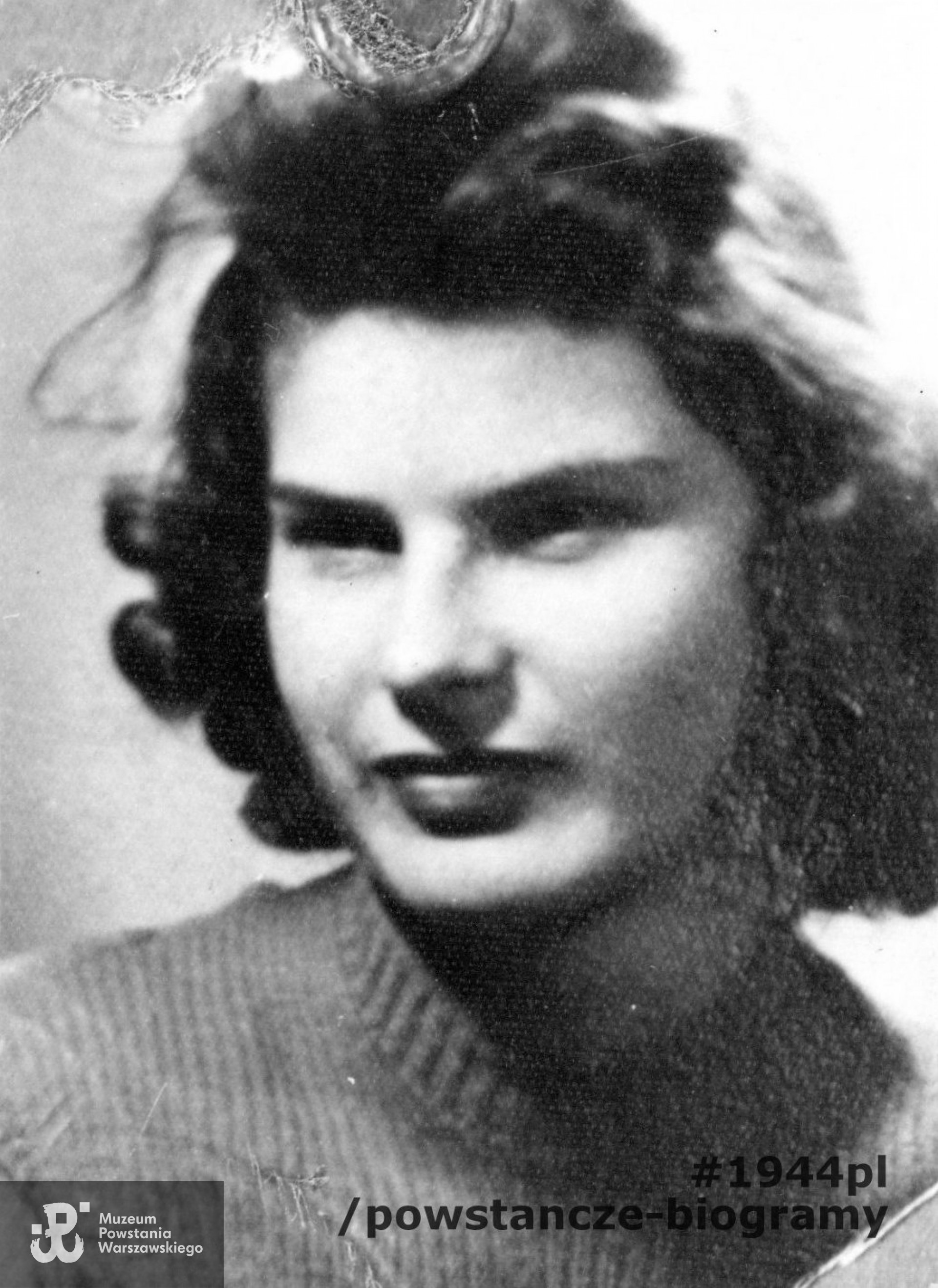  Aleksandra  Balcerowicz „Oleńka”. Fot. ze zbiorów prywatnych p. Andrzeja Dławichowskiego. Skan wykonany w Muzeum Powstania Warszawskiego wiosną 2020 r. 