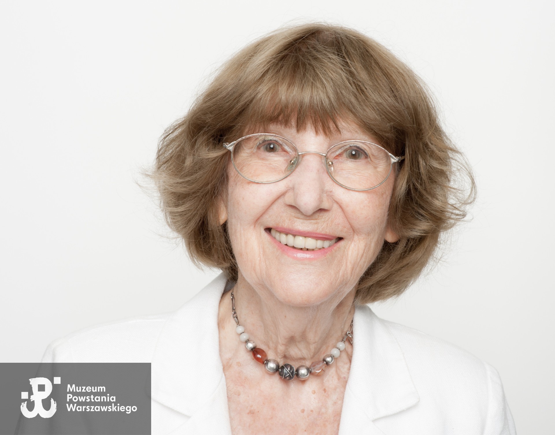 Henryka Łucja Kossakowska z domu Głowacka. Zdjęcie z serii portretów Powstańców Warszawskich wykonanych w ramach projektu "1944/70/2014" realizowanego przez grupę WWPHOTO dla uczczenia 70. rocznicy wybuchu Powstania Warszawskiego. Muzeum Powstania Warszawskiego, 22.07-04.08 2013.