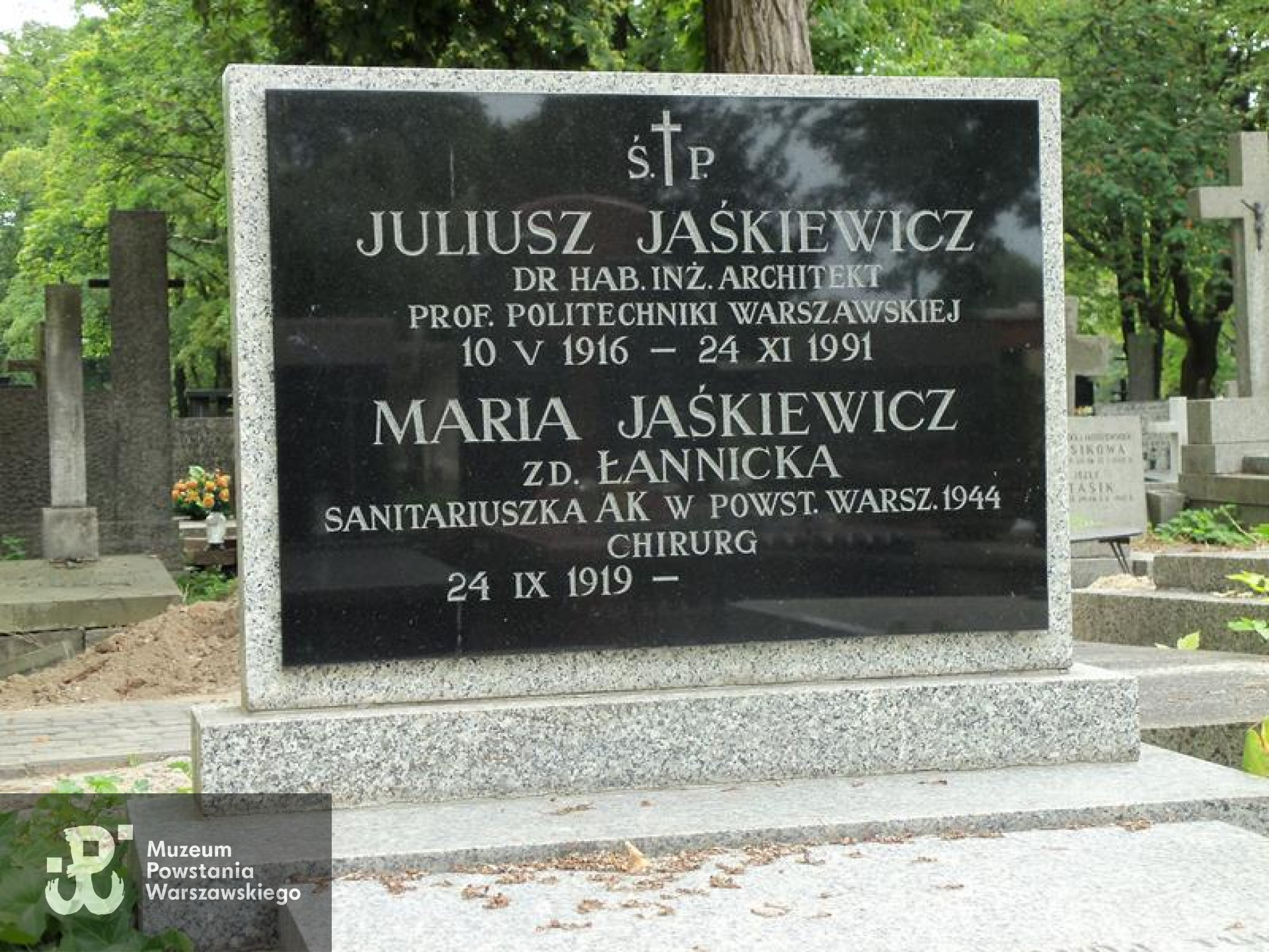 Fot. Warszawskie Zabytkowe Pomniki Nagrobne:  serwis mapowy m. st. Warszawy: <i>cmentarze.um.warszawa.pl</i>