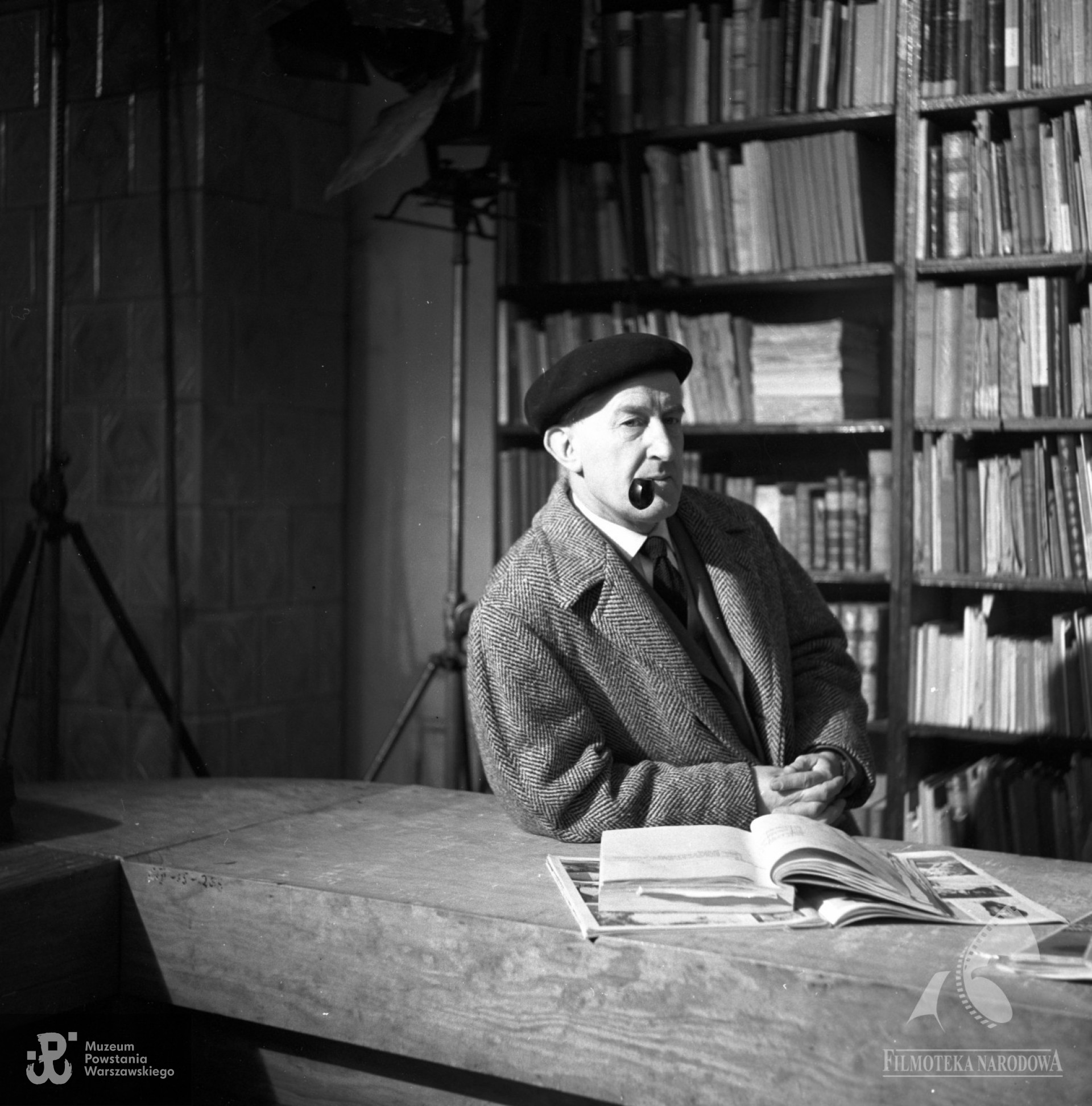 Fotografia ze zbiorów Filmoteki Narodowej - Instytut  Audiowizualny, Studio Filmowe ”Kadr”, 1962 r.  <strong><i> fototeka.fn.org.pl</i></strong>.