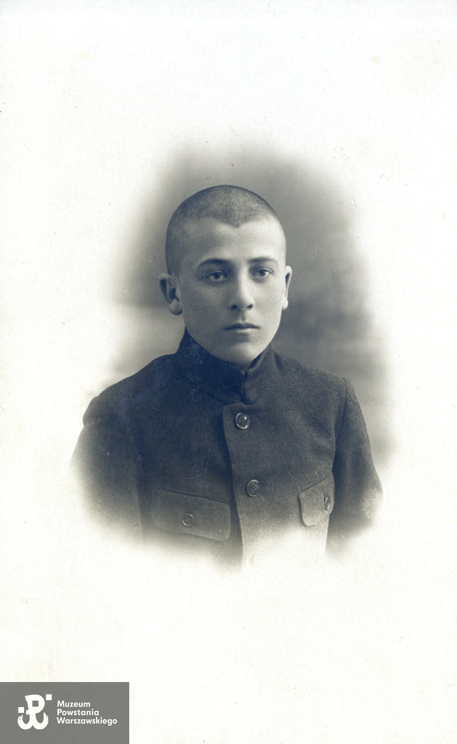 Stanisław Jan Piskorski - fotografia z czasów szkolnych. Fot. ze zbiorów rodzinnych, udostępnił p. Tomasz Piskorski, wnuk Powstańca. Skany wykonano w Muzeum Powstania Warszawskiego, 03/2025.