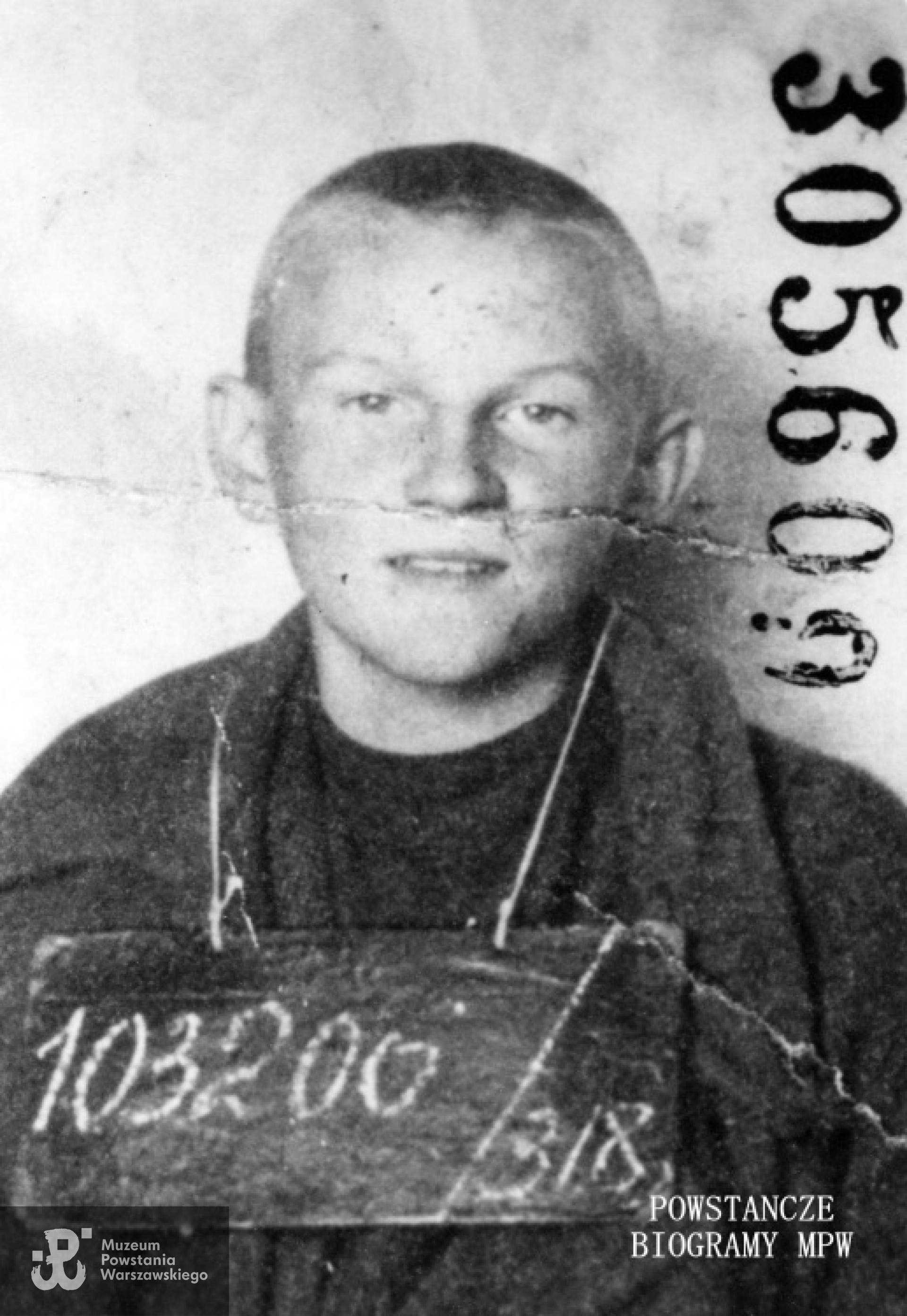 Zygmunt Jan Obiesło ps. "Zygmuś" (1929-2002). Zdjęcie z niewoli wykonane najprawdopodobniej w październiku 1944 r. w Stalagu 318/VIII F (344) Lamsdorf. Fot. ze zbiorów Muzeum Powstania Warszawskiego, sygn. MPW-IP/3538