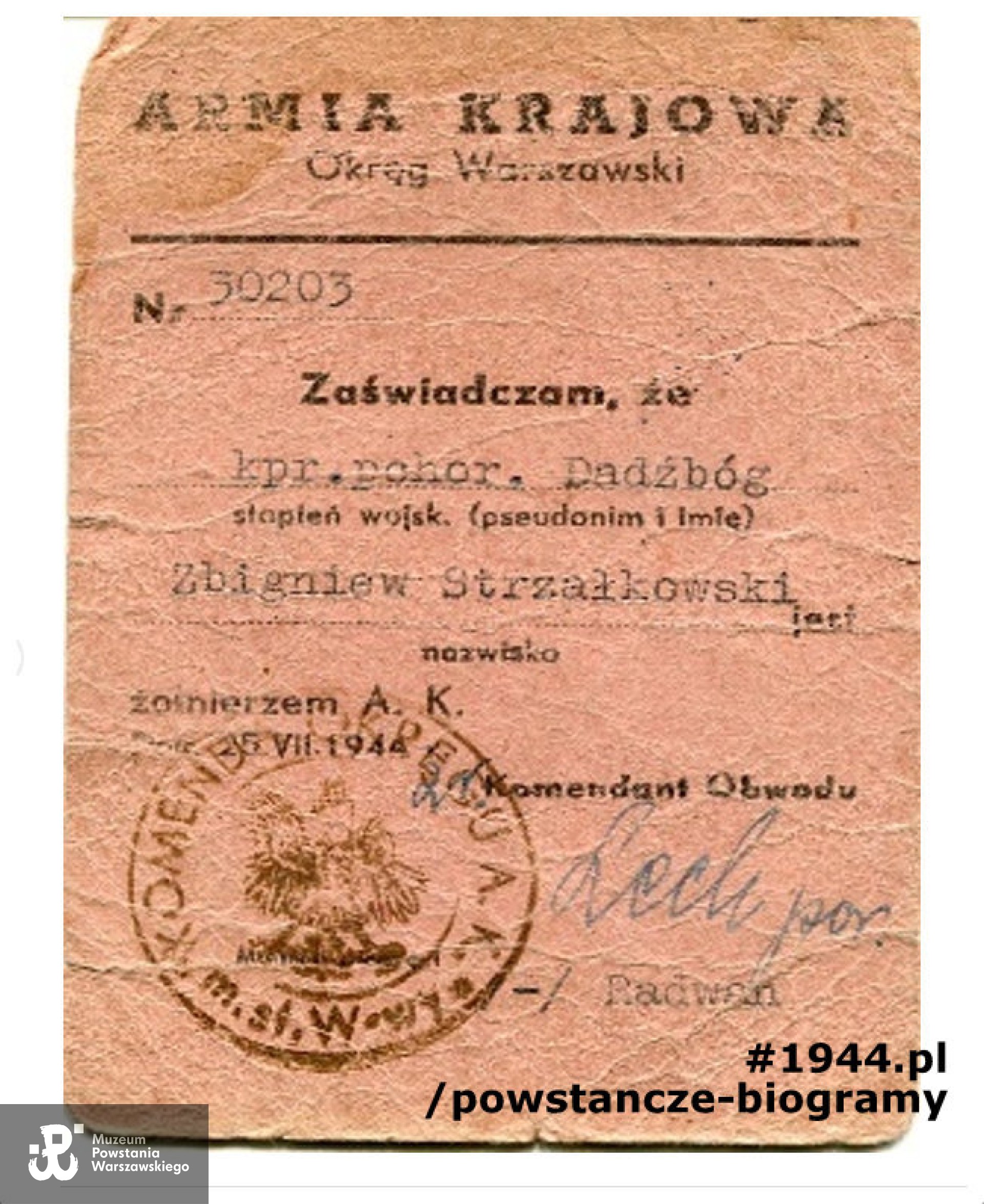 Należąca do kpr. pchor. Zbigniewa Strzałkowskiego ps. "Dadźbóg" legitymacja Armii Krajowej. Ze zbiorów Muzeum Powstania Warszawskiego.