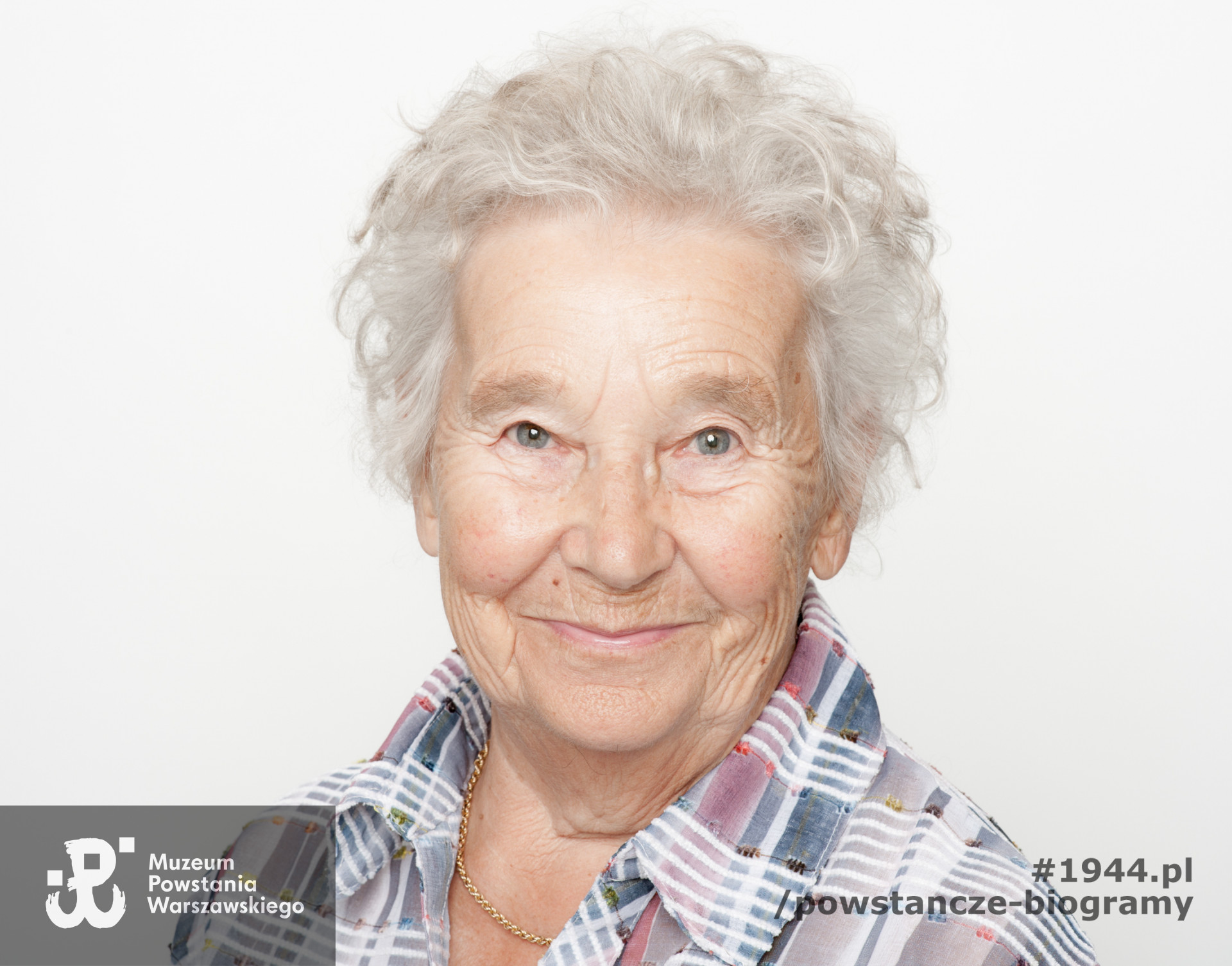 Joanna Kiąca - Fryczkowska. Zdjęcie z serii portretów Powstańców Warszawskich w ramach projektu "1944/70/2014" realizowanego przez grupę WWPHOTO dla uczczenia 70. rocznicy wybuchu Powstania Warszawskiego. Muzeum Powstania Warszawskiego, 22.07-04.08 2013.