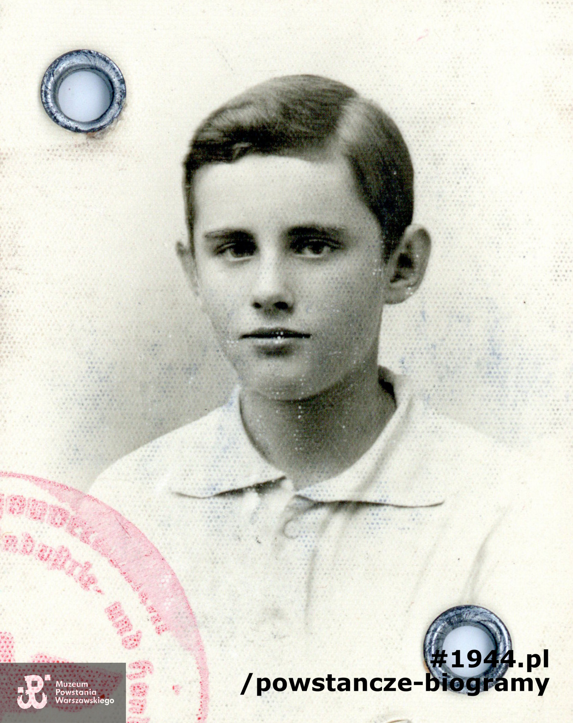 Wojciech Jarosław Marcinkiewicz „Kubuś” (1927-2012). Fot. z dokumentów z okresu okupacji niemieckiej. Ze zbiorów Muzeum Powstania Warszawskiego, sygn. P/4991/06, dar p. Wojciecha Marcinkiewicza