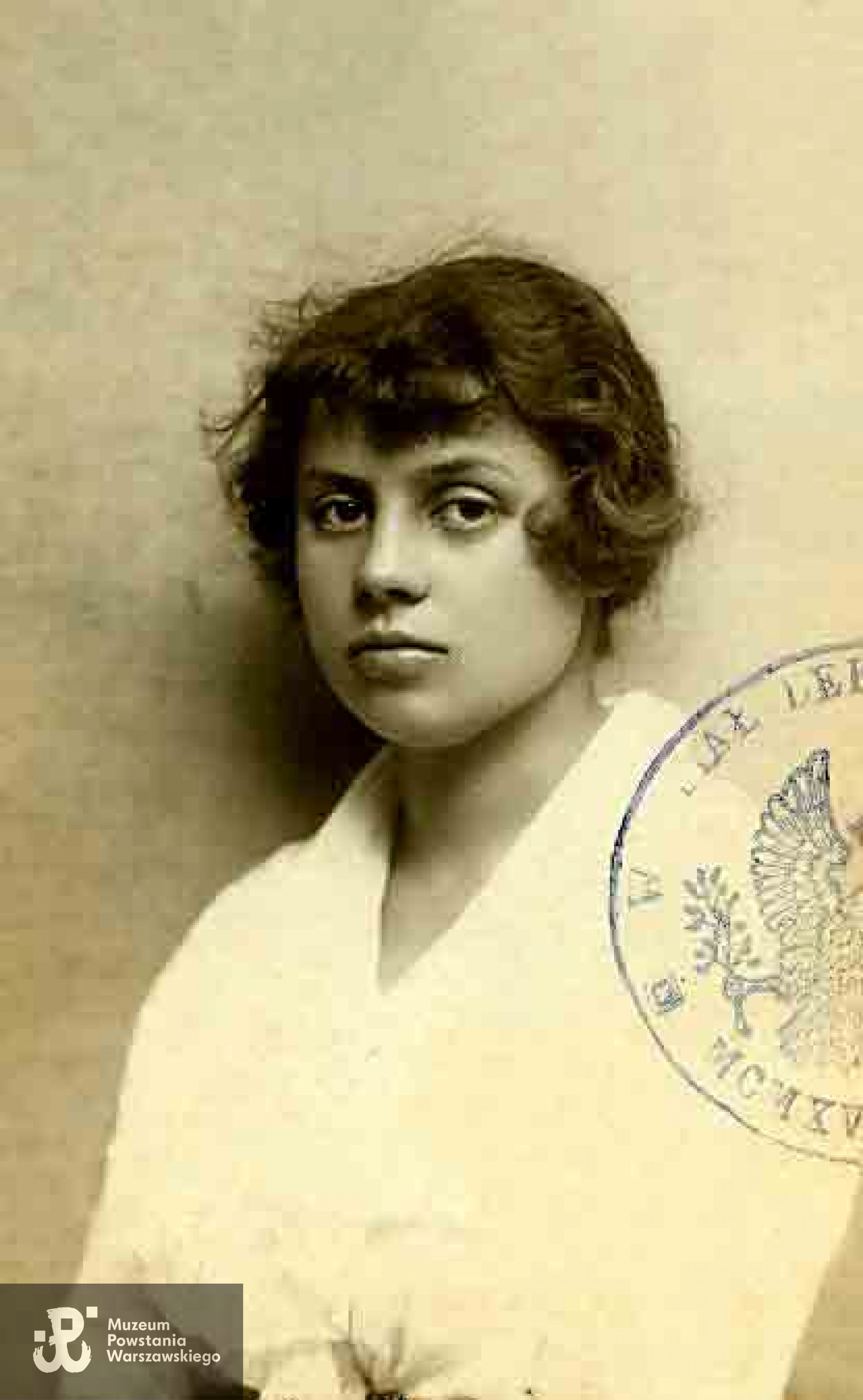 Wanda Głuchowska na fotografii z legitymacji studenckiej. Rok 1921. Fot. archiwum rodzinne.