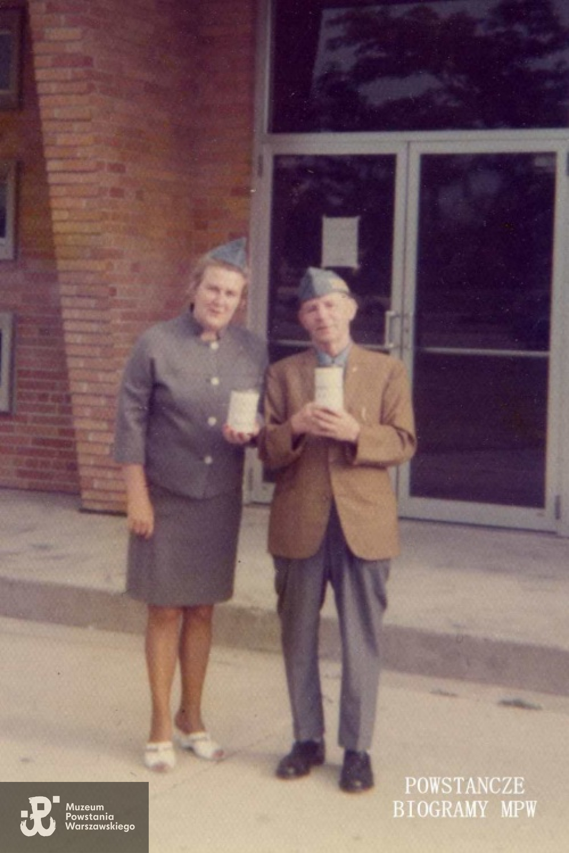 USA, czerwiec 1973 rok. Stanisław Woliński w furażerce org. kombatanckiej. Fot. z archiwum rodzinnego Tadeusza Piotrowskiego.