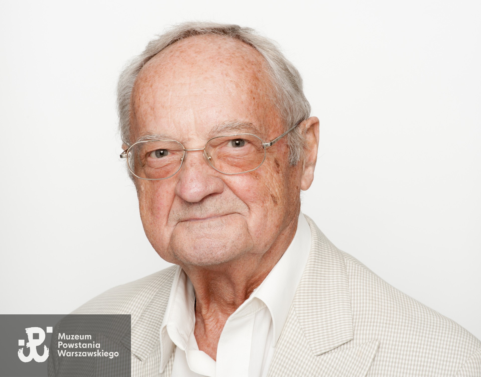 Zdjęcie z serii portretów Powstańców Warszawskich wykonanych w ramach projektu "1944/70/2014" realizowanego przez grupę WWPHOTO dla uczczenia 70. rocznicy wybuchu Powstania Warszawskiego. Muzeum Powstania Warszawskiego, 22.07-04.08 2013.