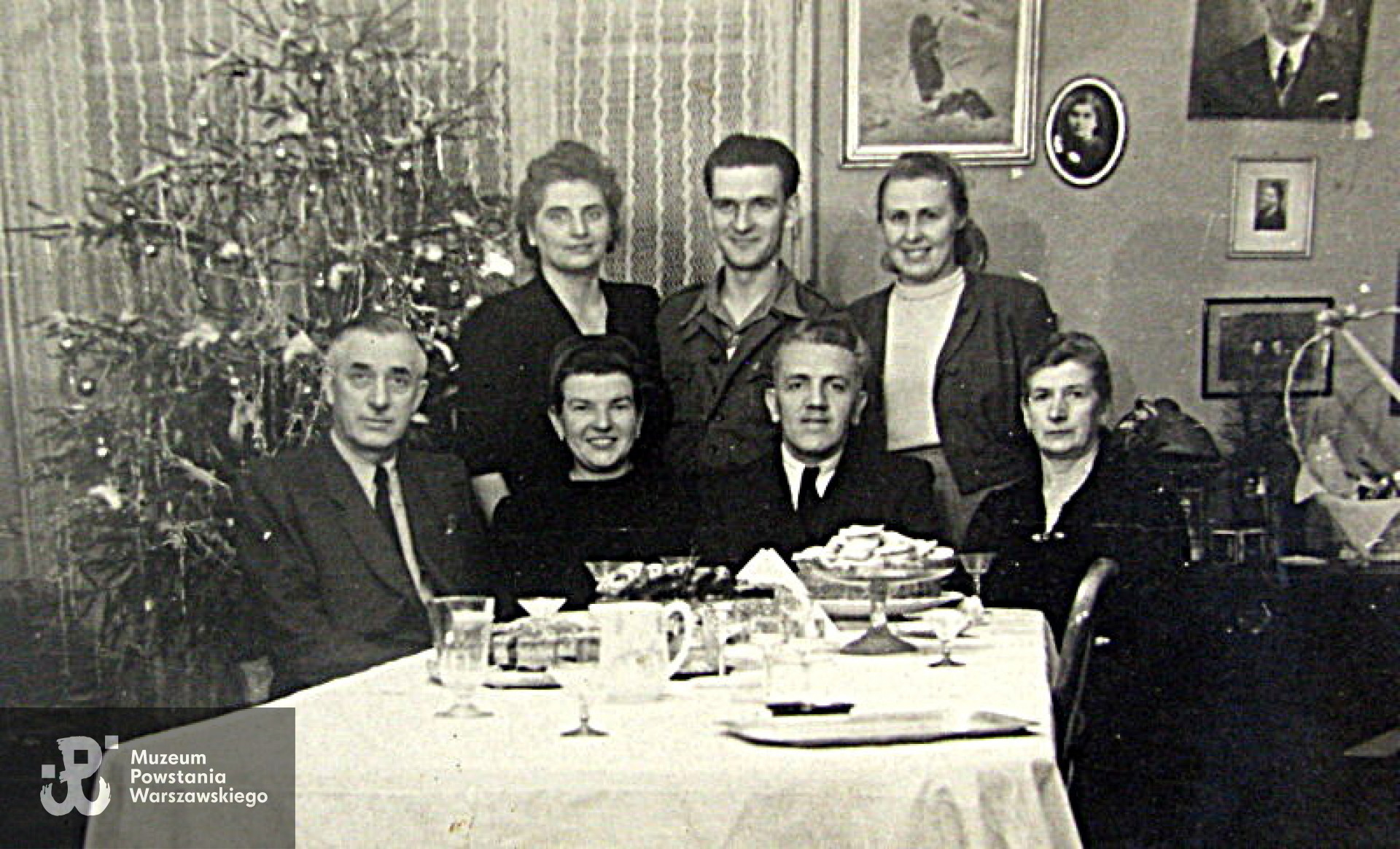 Spotkanie wigilijne, Gliwice 1949 rok. Fot. udostępniła p. Ewa Kuhn-Dyczkowska