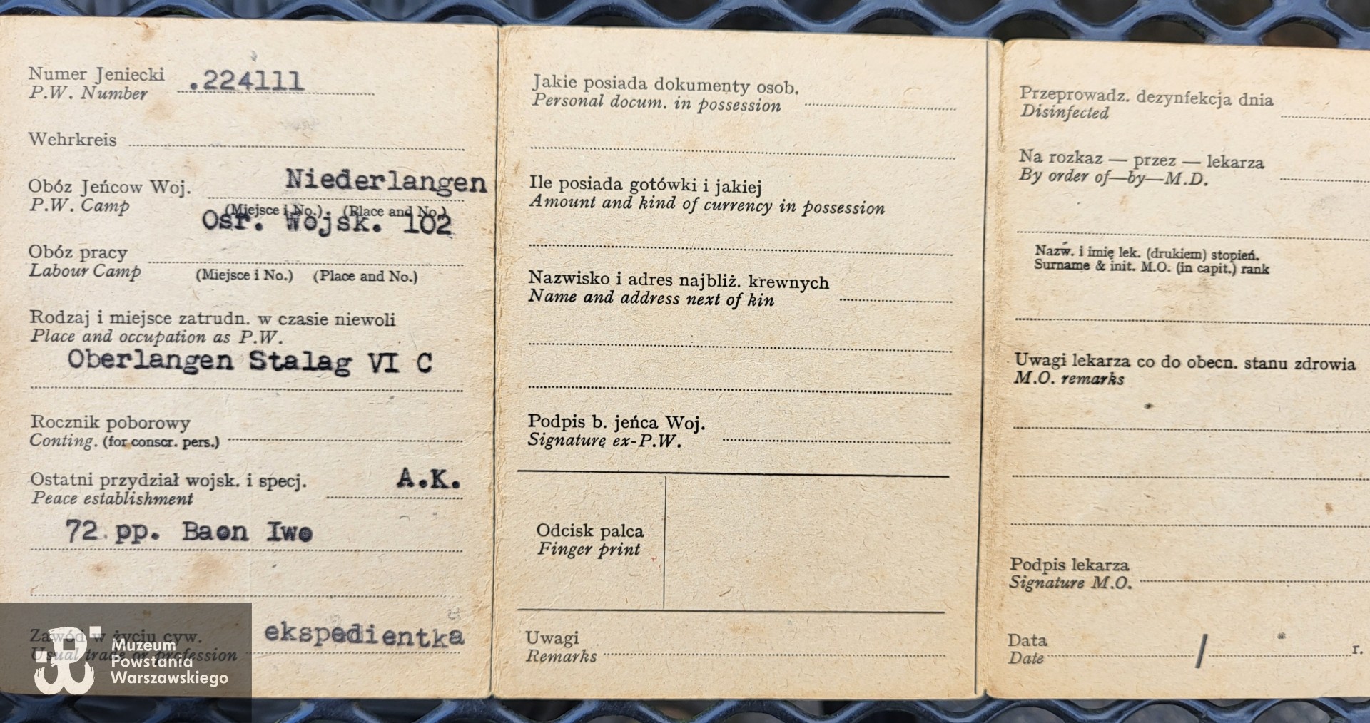 Należąca do Janiny Walkiewicz legitymacja byłego jeńca wojennego. Zbiory rodzinne, fot. nadesłał p. Jan Mucharowski, syn.